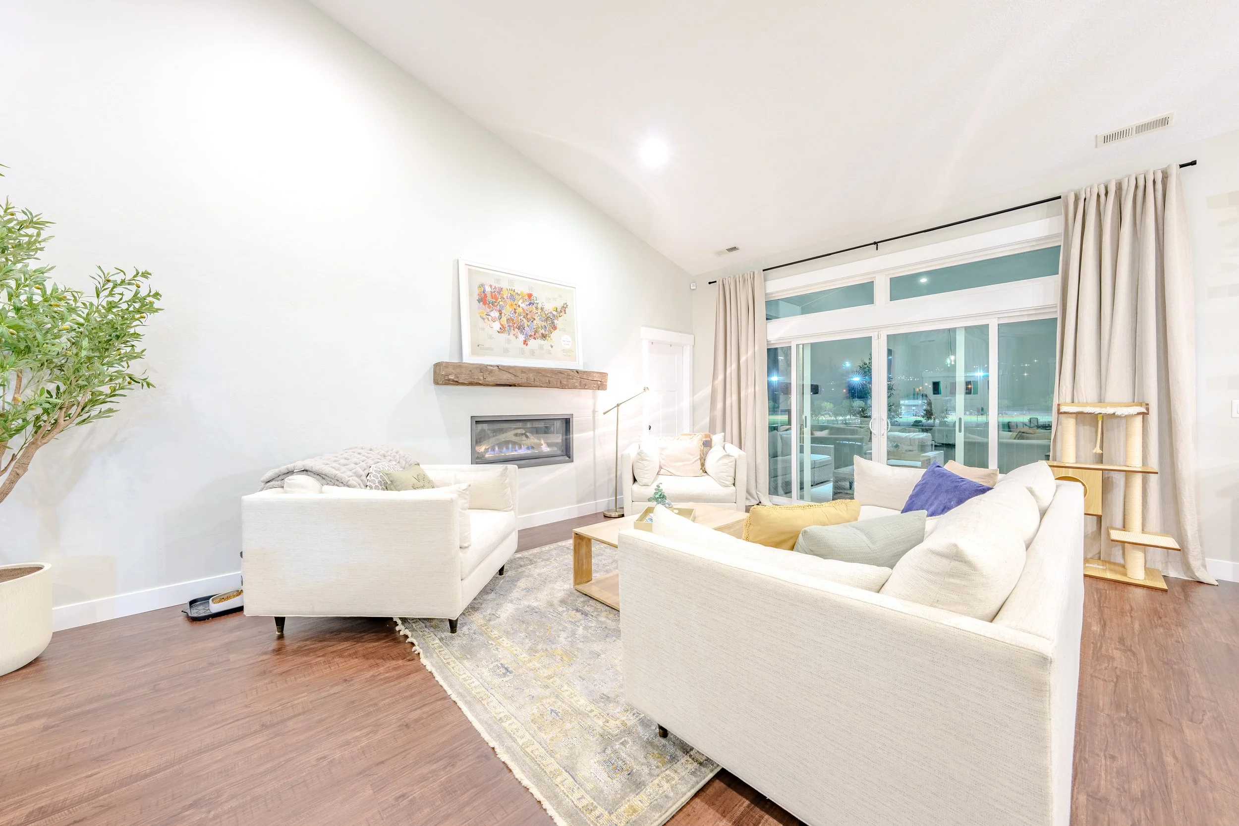 HDR Interior and Sony photos of Chen - Mitten-71.jpg