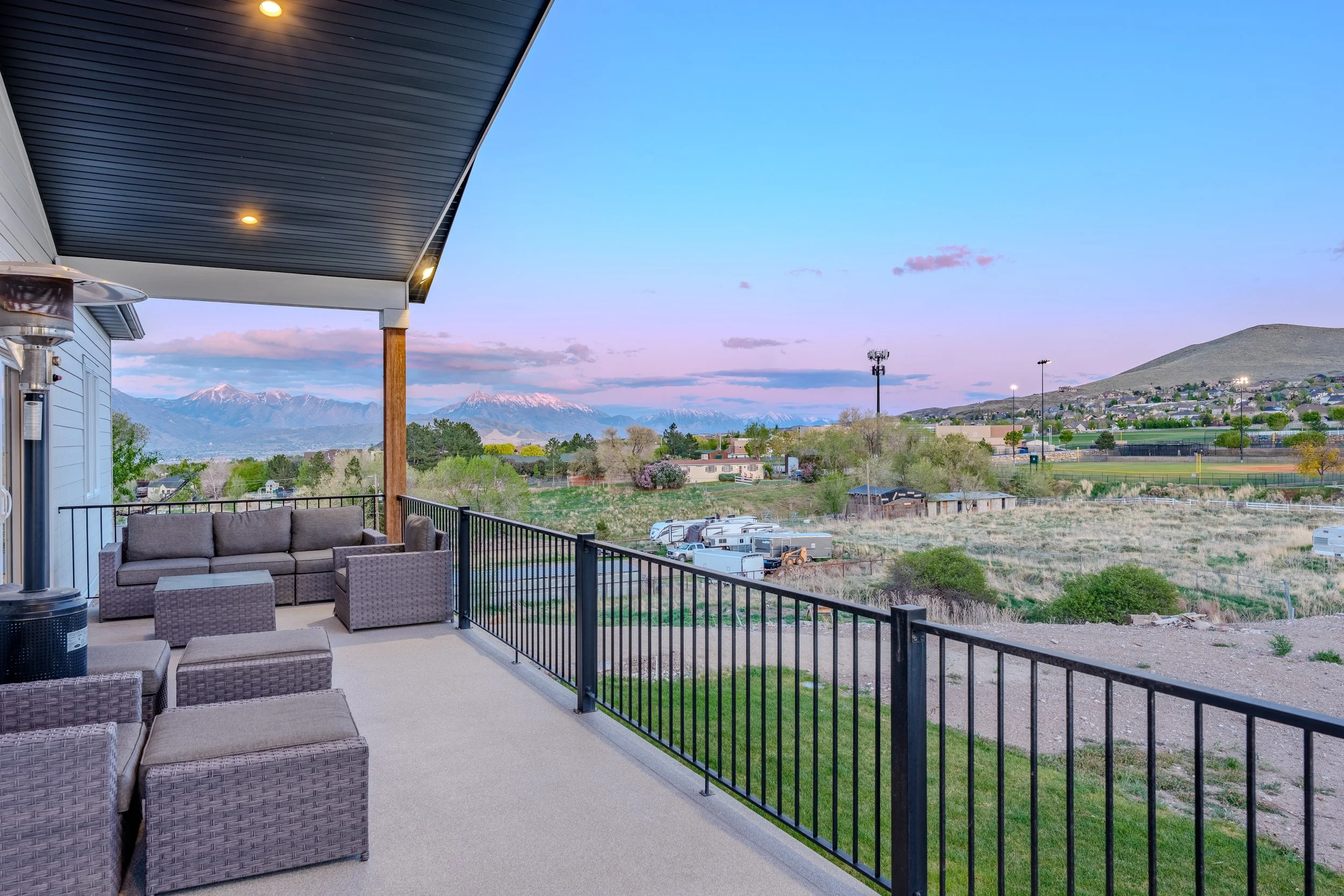 HDR Interior and Sony photos of Chen - Mitten-27.jpg