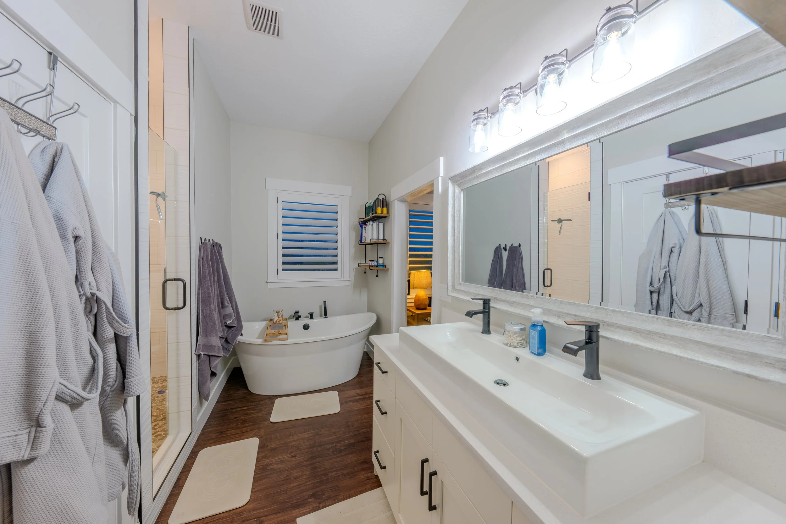 HDR Interior and Sony photos of Chen - Mitten-38.jpg