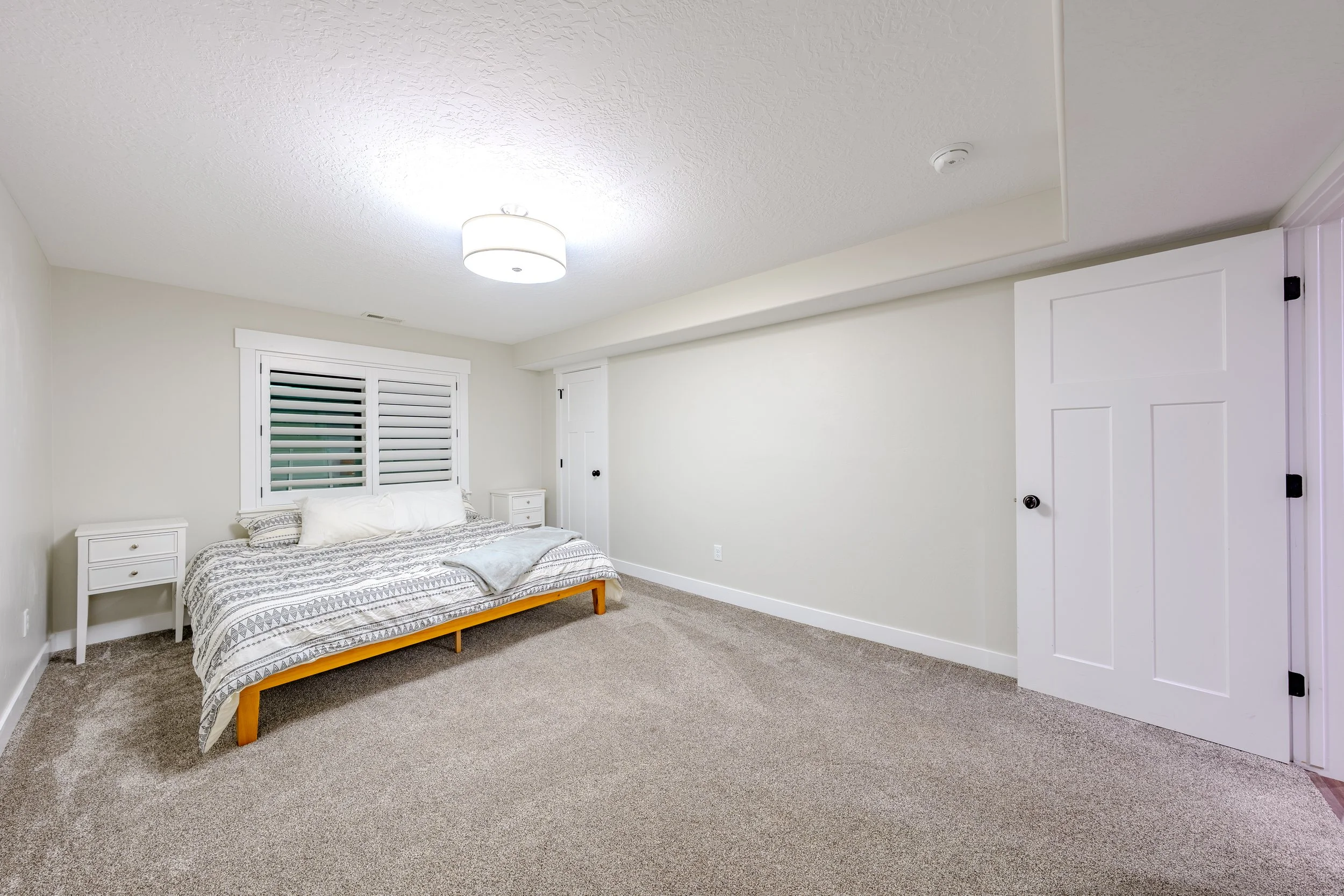 HDR Interior and Sony photos of Chen - Mitten-57.jpg