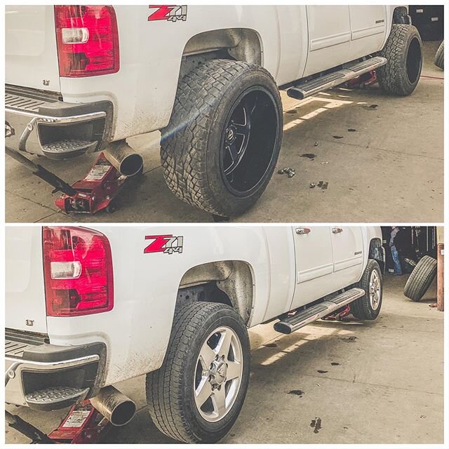 Before and after. 😃 He found them on FB, good deal for both wheels and tires. 👌 .
.
.
#trucks #wheels #chevy #chevysilverado #chevytrucks #tires #instagram #upgrade #2500 #heavyduty #hd