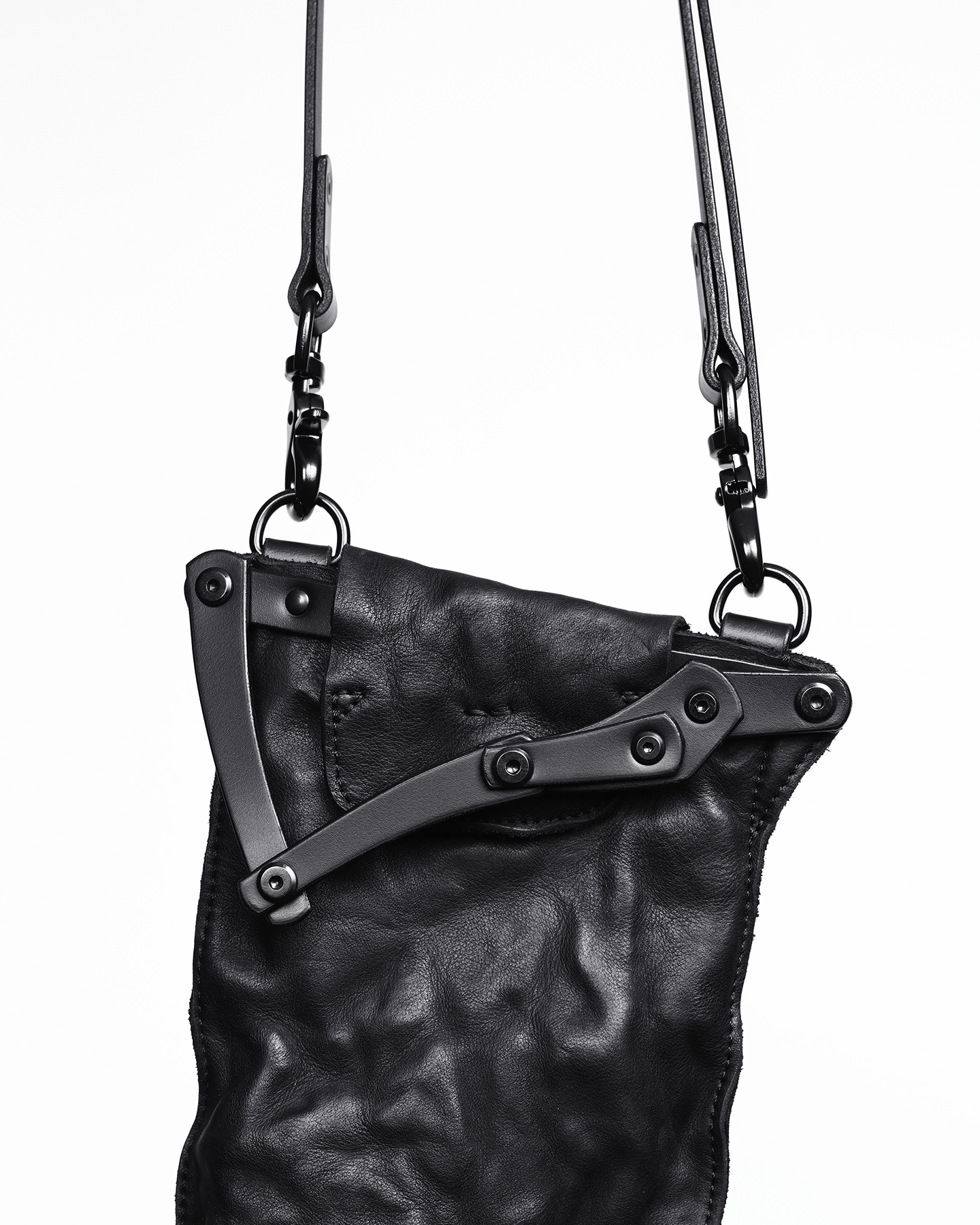 ZYE BLACK POUCH TEO+NG
