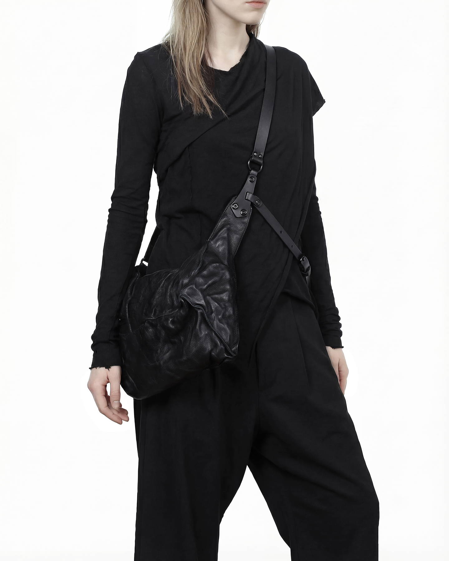 SVEN Black Bag - TEO+NG 5.png