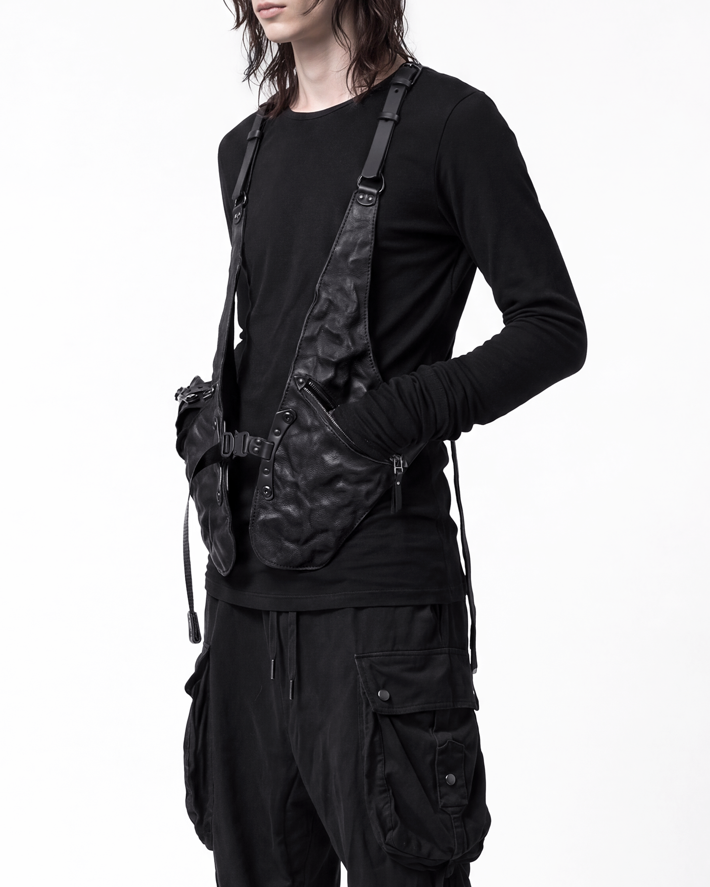 VOSS Black Vest TEO+NG 5.png