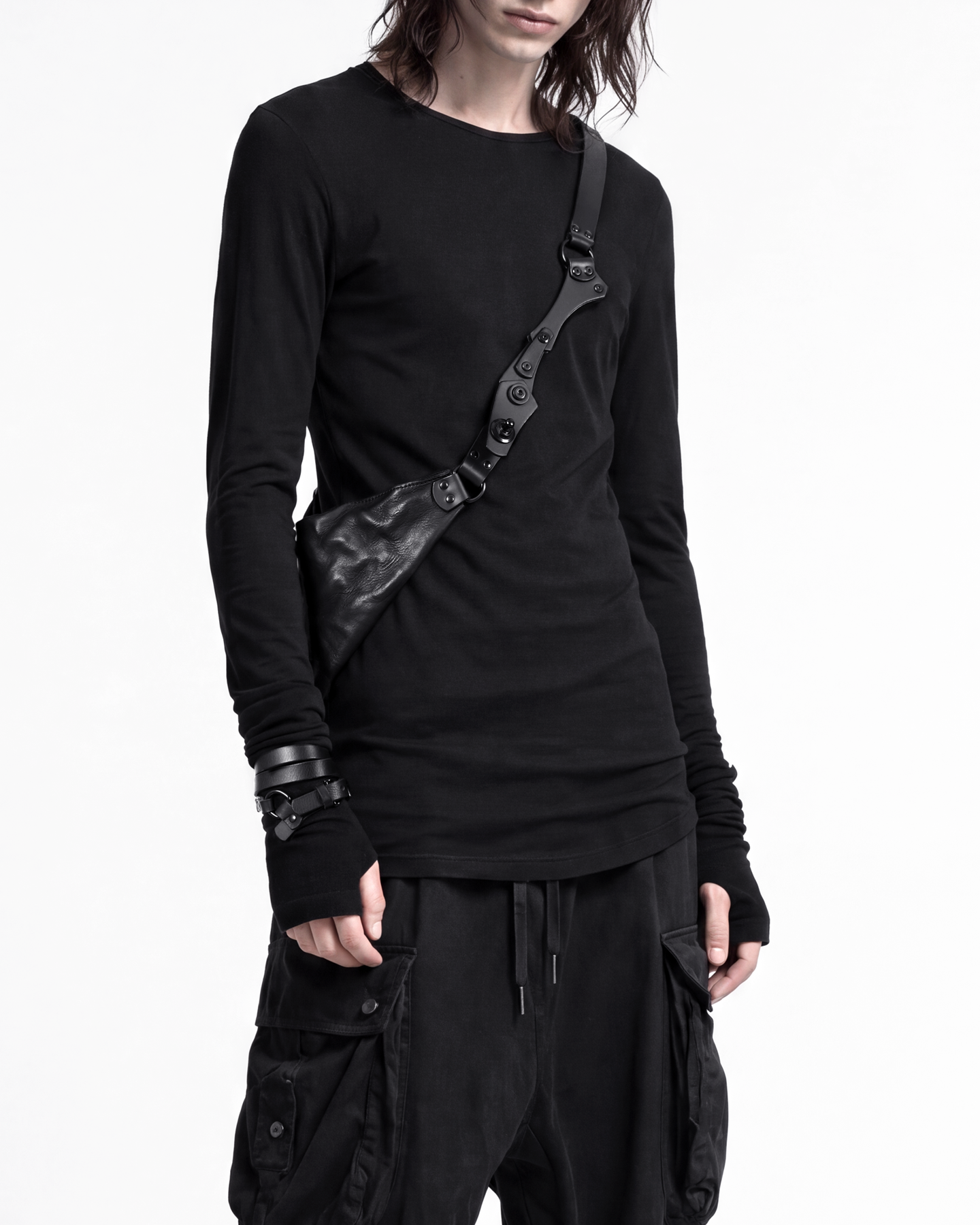 MYZE Black Crossbody Bag TEO+NG 5-.png
