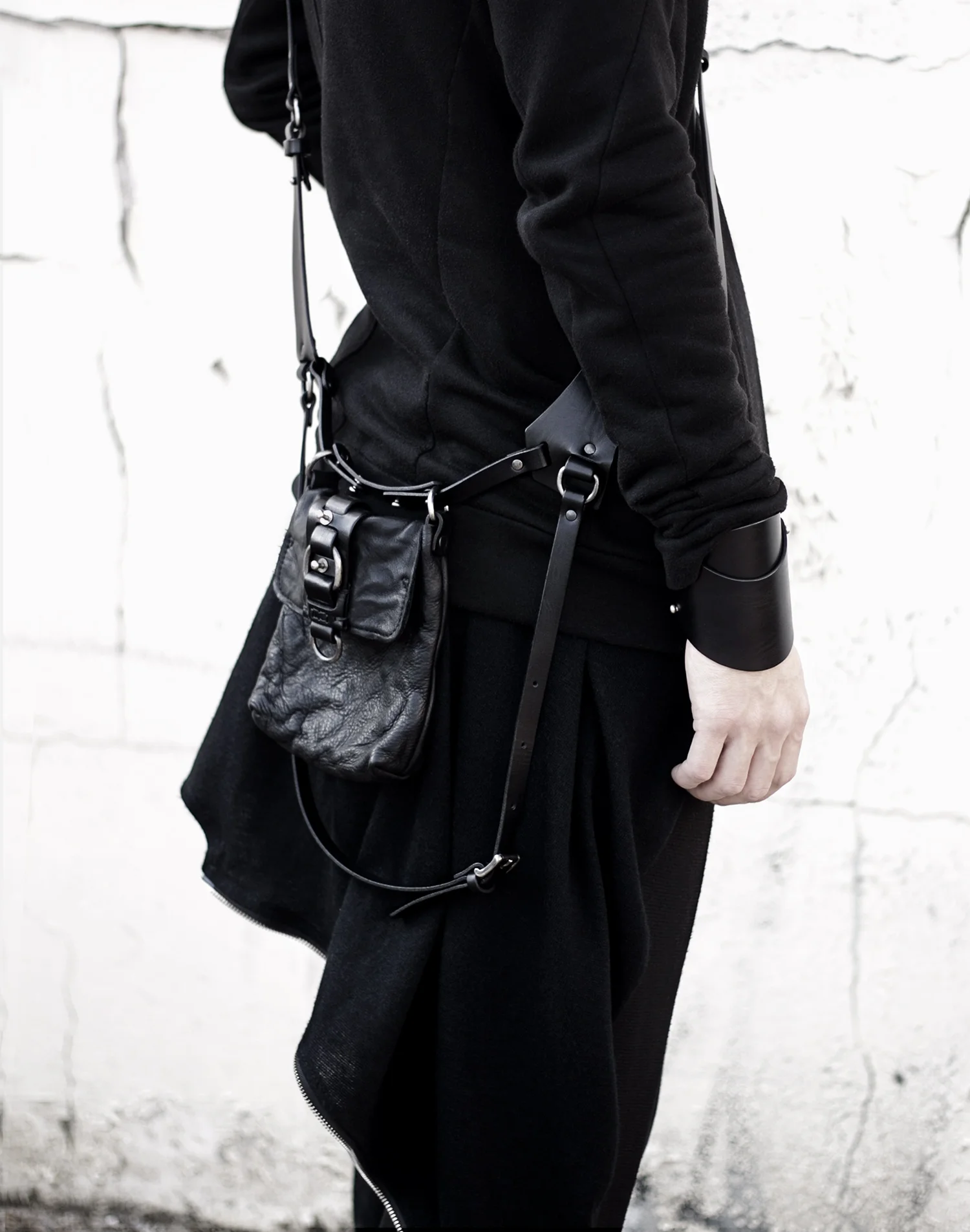 Aristo Black Harness Pouch Bag - TEO+NG