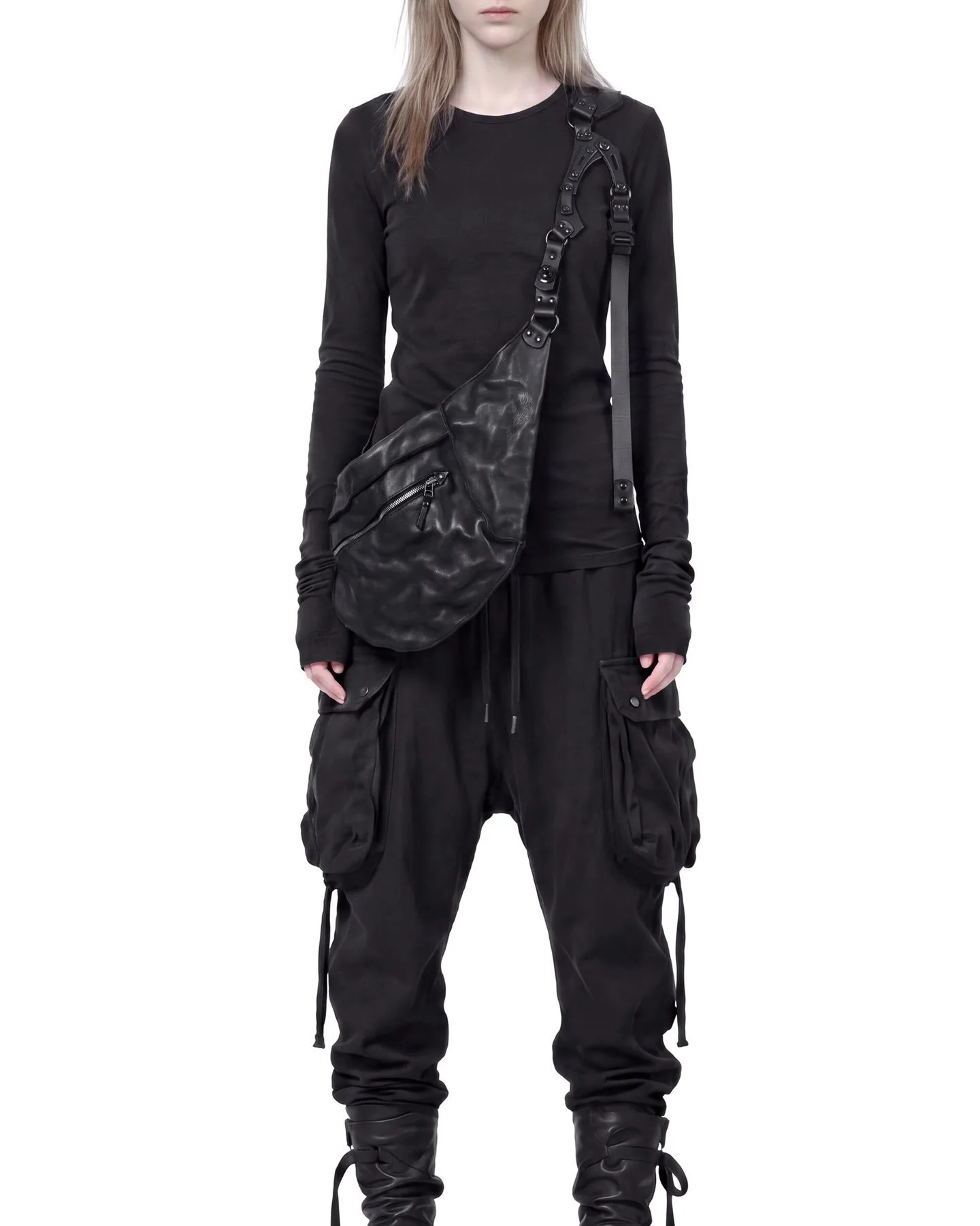 Myze Crossbody Bag
with Harness Strap 02 Black
TEO+NG  #teoplusng