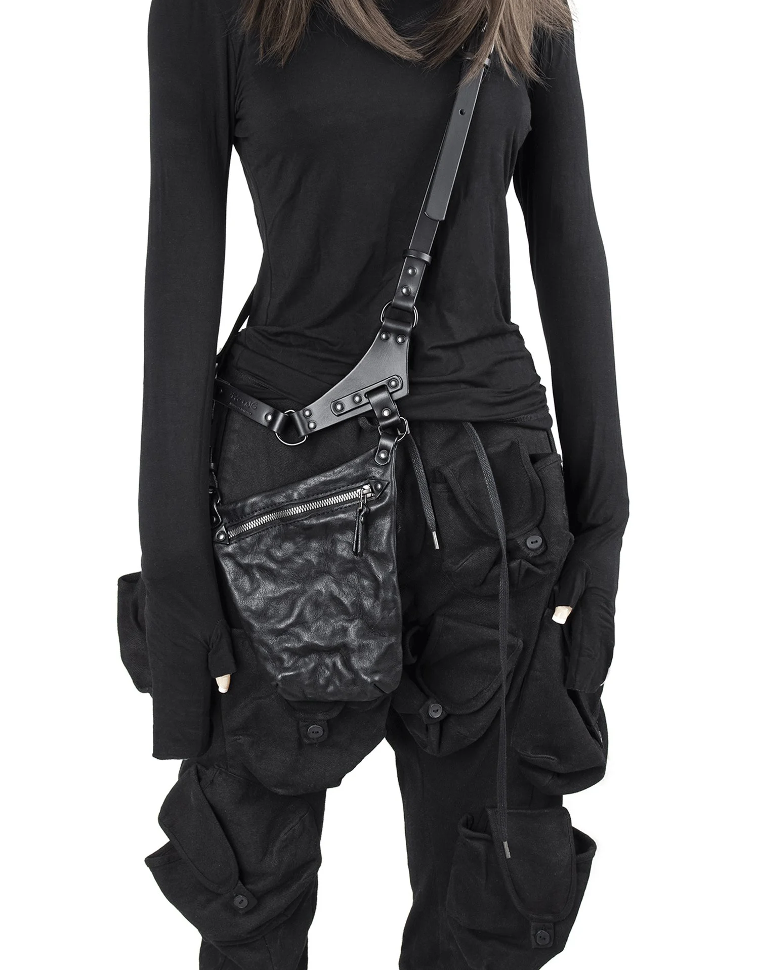 Rie-Black-Harness-Pouch--TEO+NG