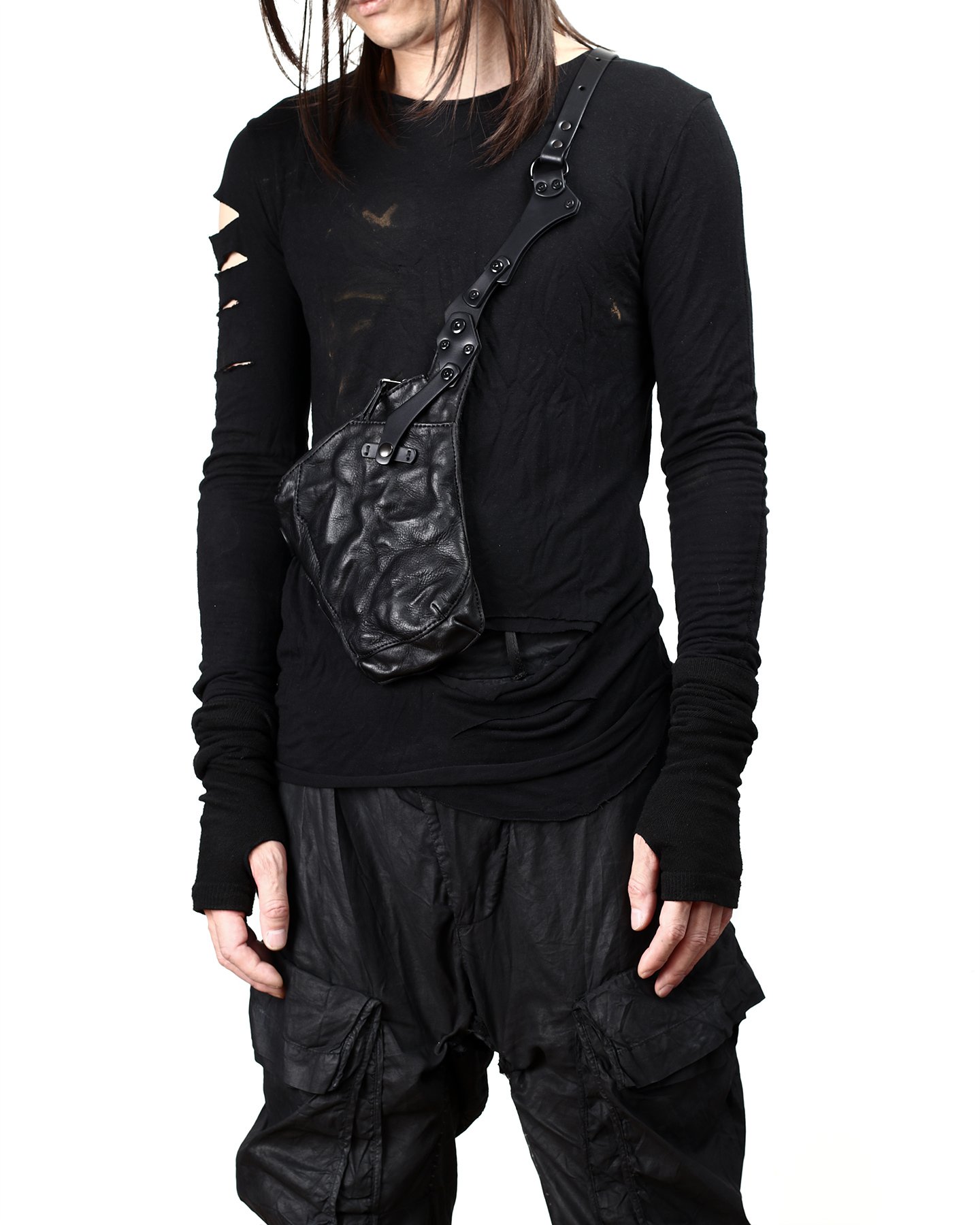ESYE BLACK POUCH TEO+NG