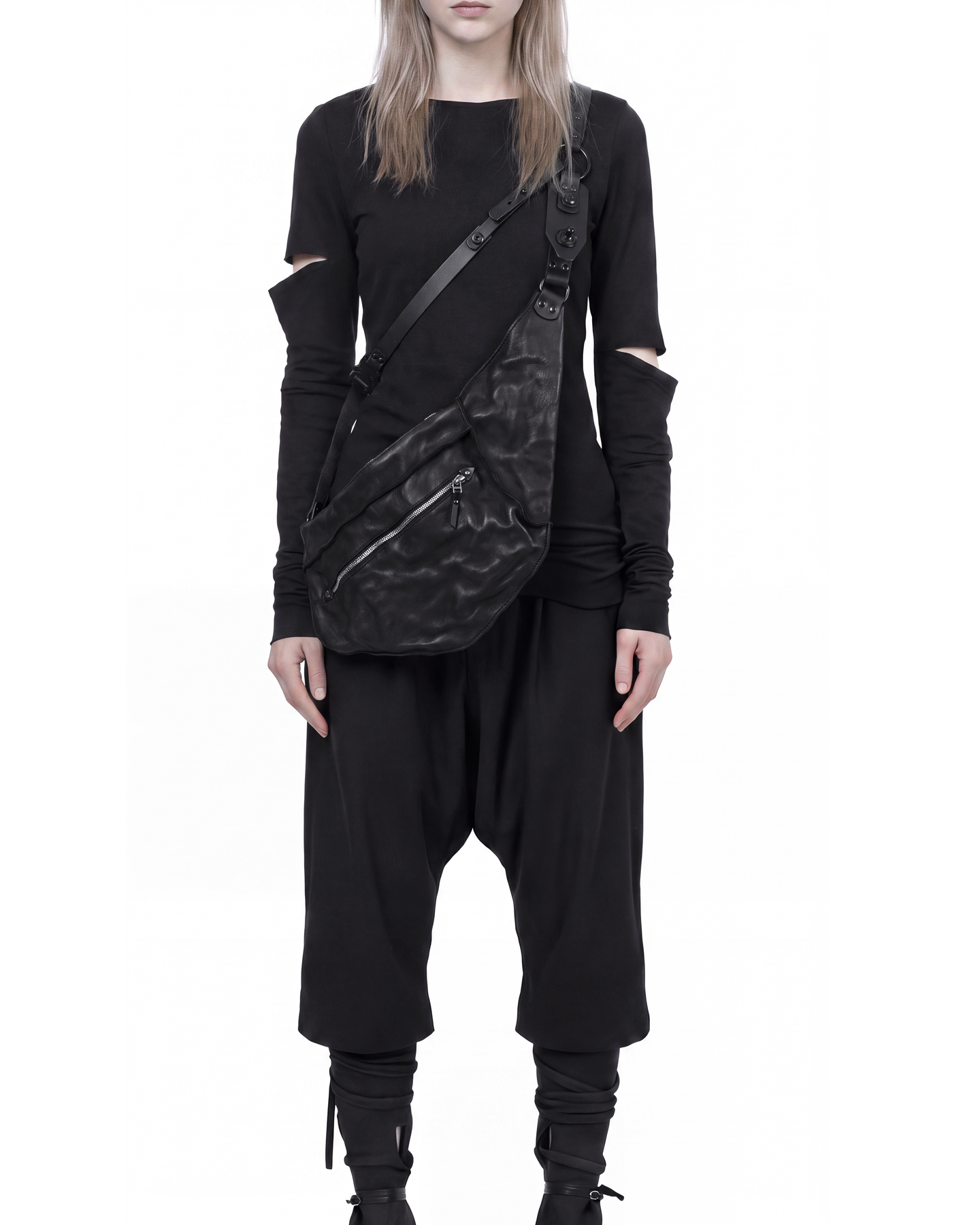 MYZE Black Crossbody Bag TEO+NG 3-.png (Copy)