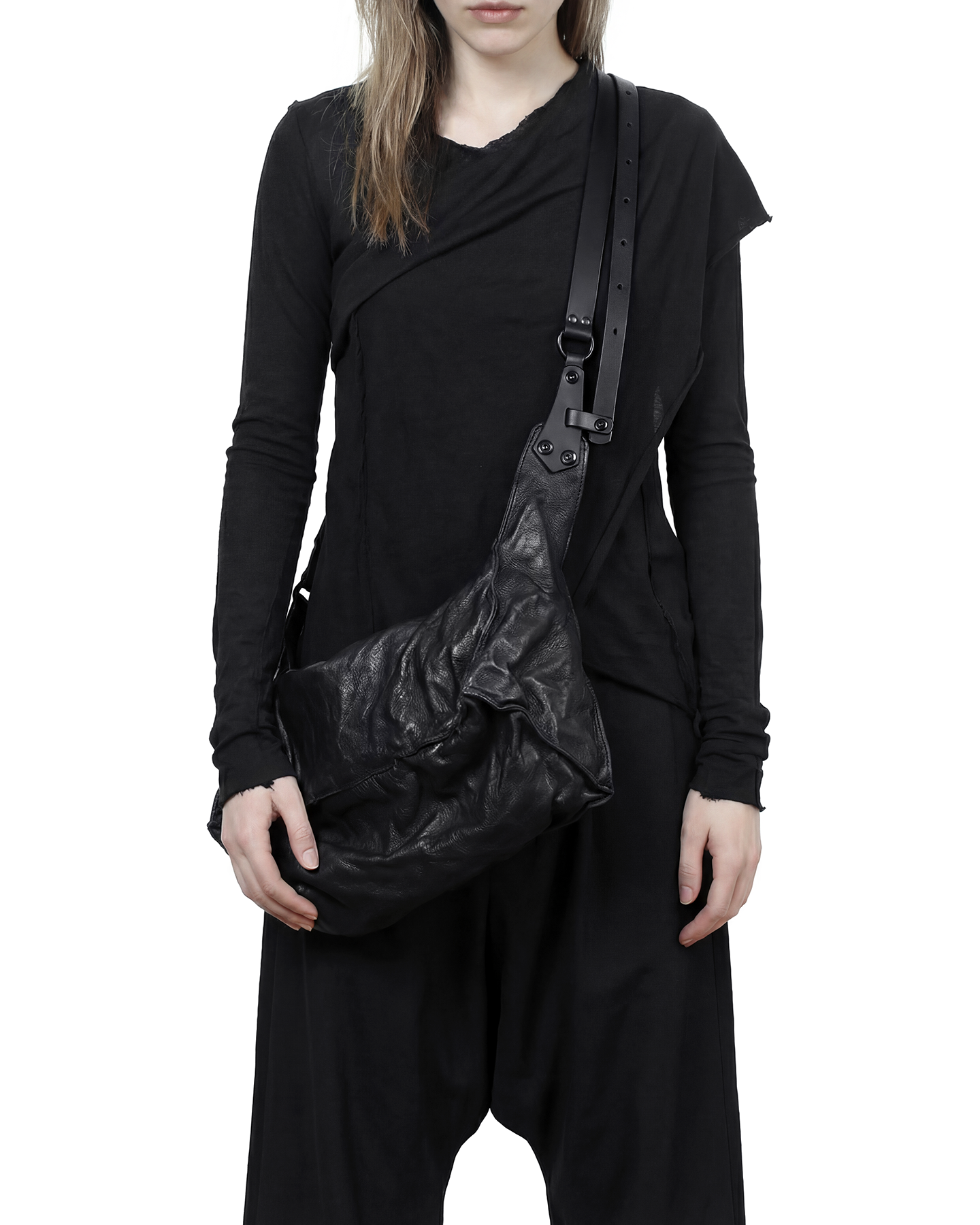 SVEN Black Bag - TEO+NG 4.png