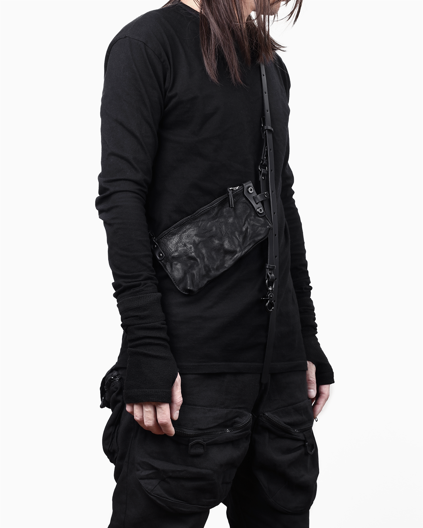 KUNO Black Phone Pouch - TEO+NG 4.png (Copy)