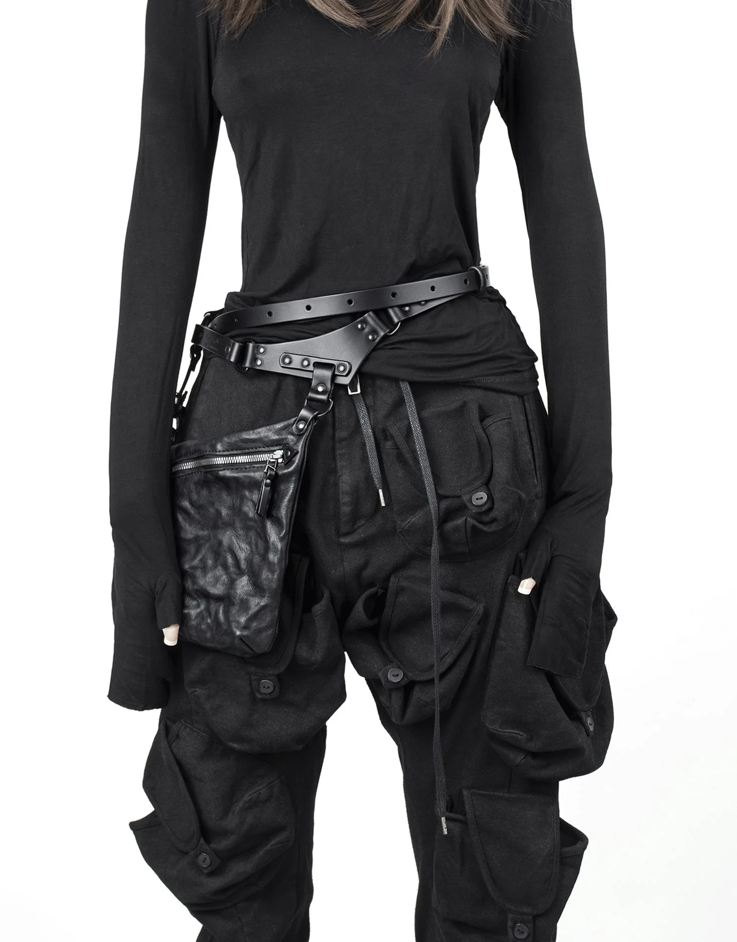 Rie-Black-Harness-Pouch--TEO+NG