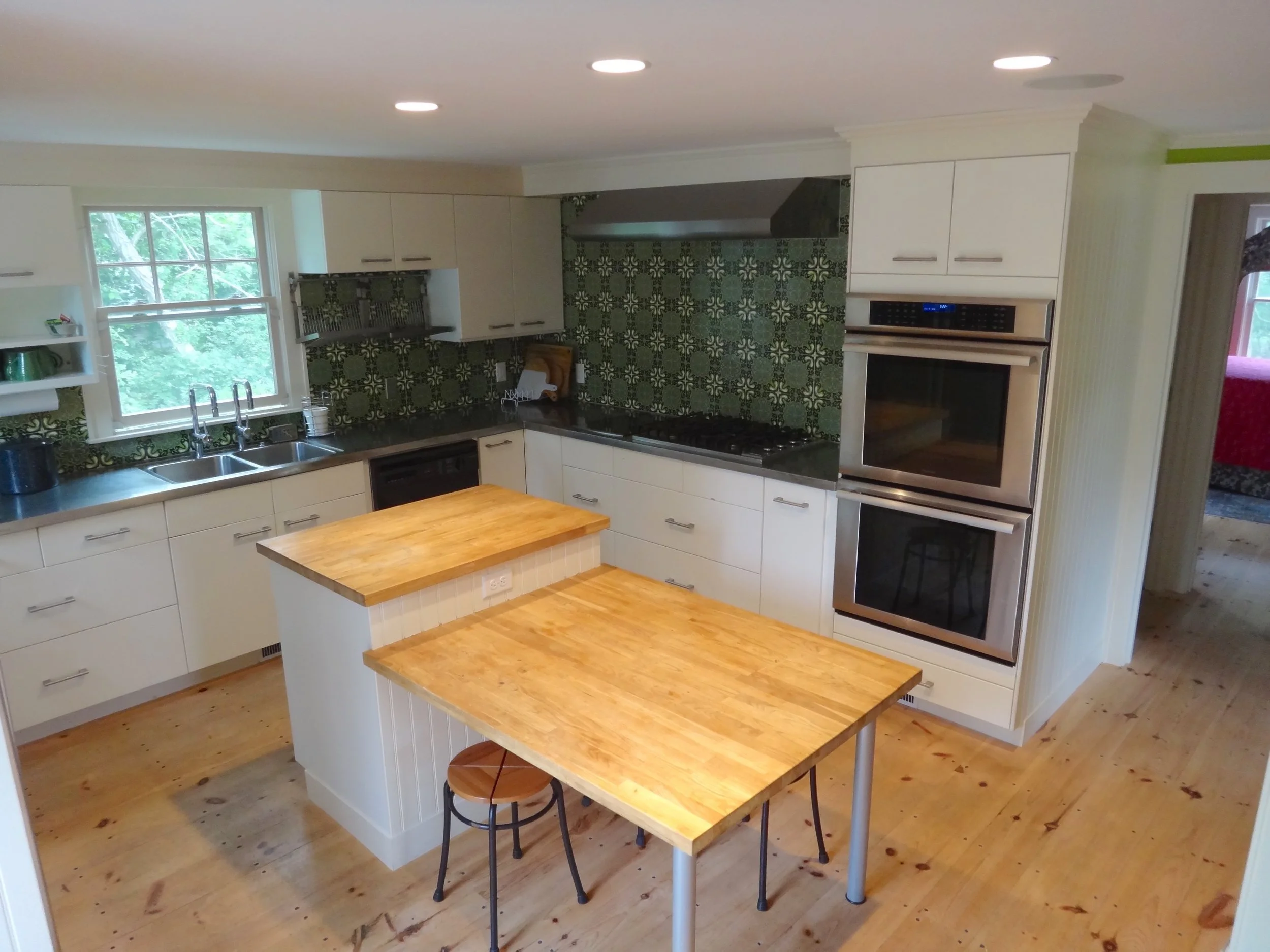TheToehold_Kitchen1_1500px.jpg