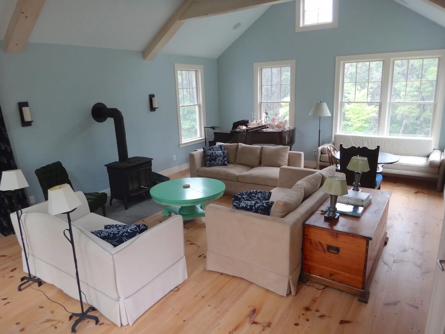 TheToehold_LivingRm2_1500px.jpg