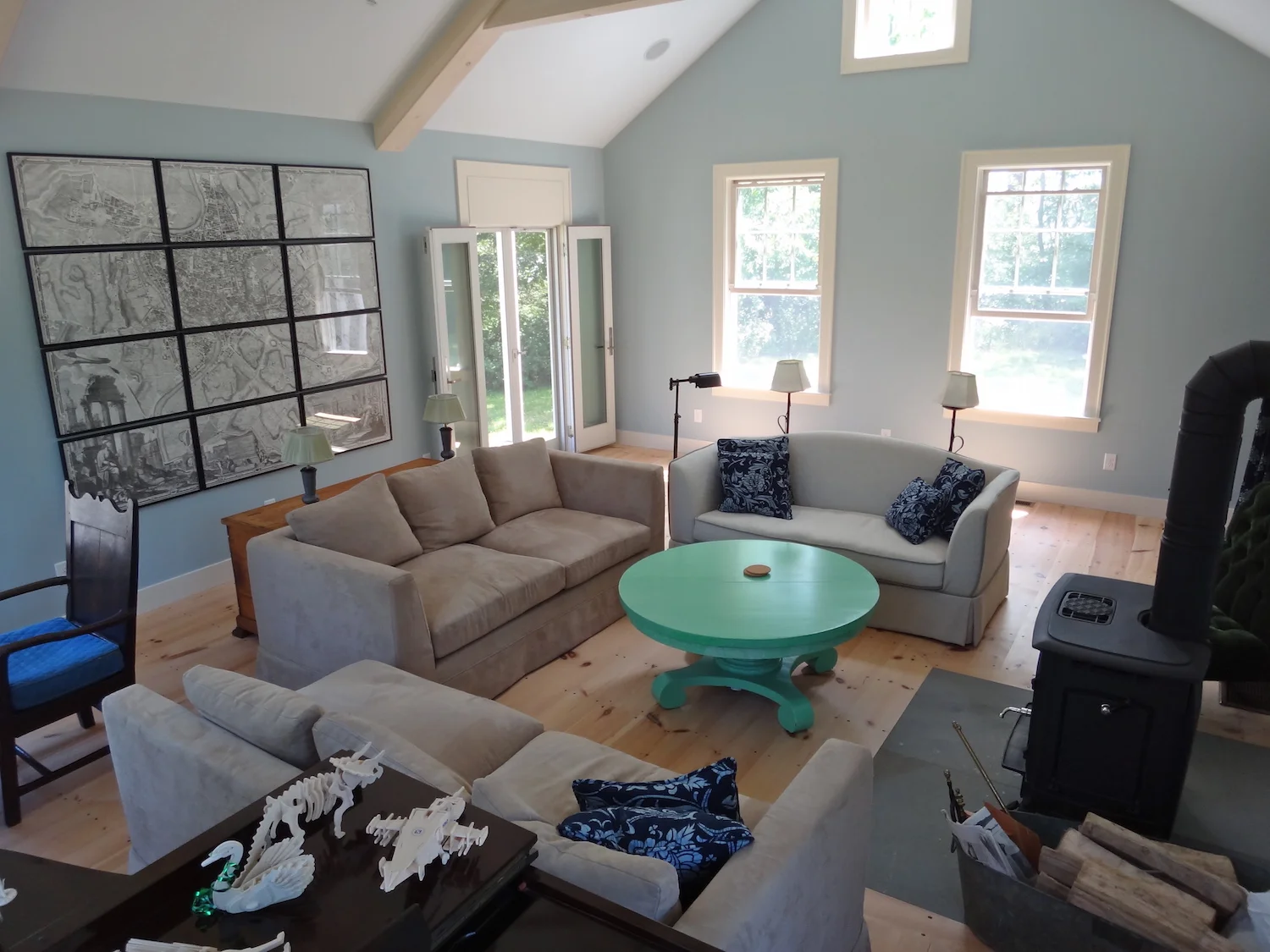 TheToehold_LivingRoom_1500px.jpg
