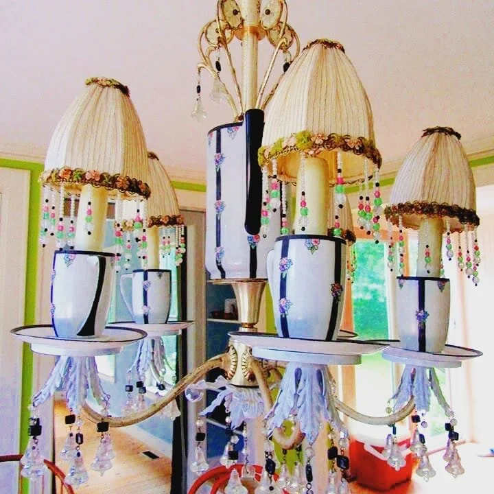 V is for VINTAGE VIENNESE  CHOCOLATE POT @antiqueartistry #kathleencaid 
#chandeliers #vintagechandelier
#vintagehunter #vintageupdated #antiquing @the_lasters #goantiquing

From now to Thanksgiving, savoring #truro delights #AtoZ.  #capecodphotograp