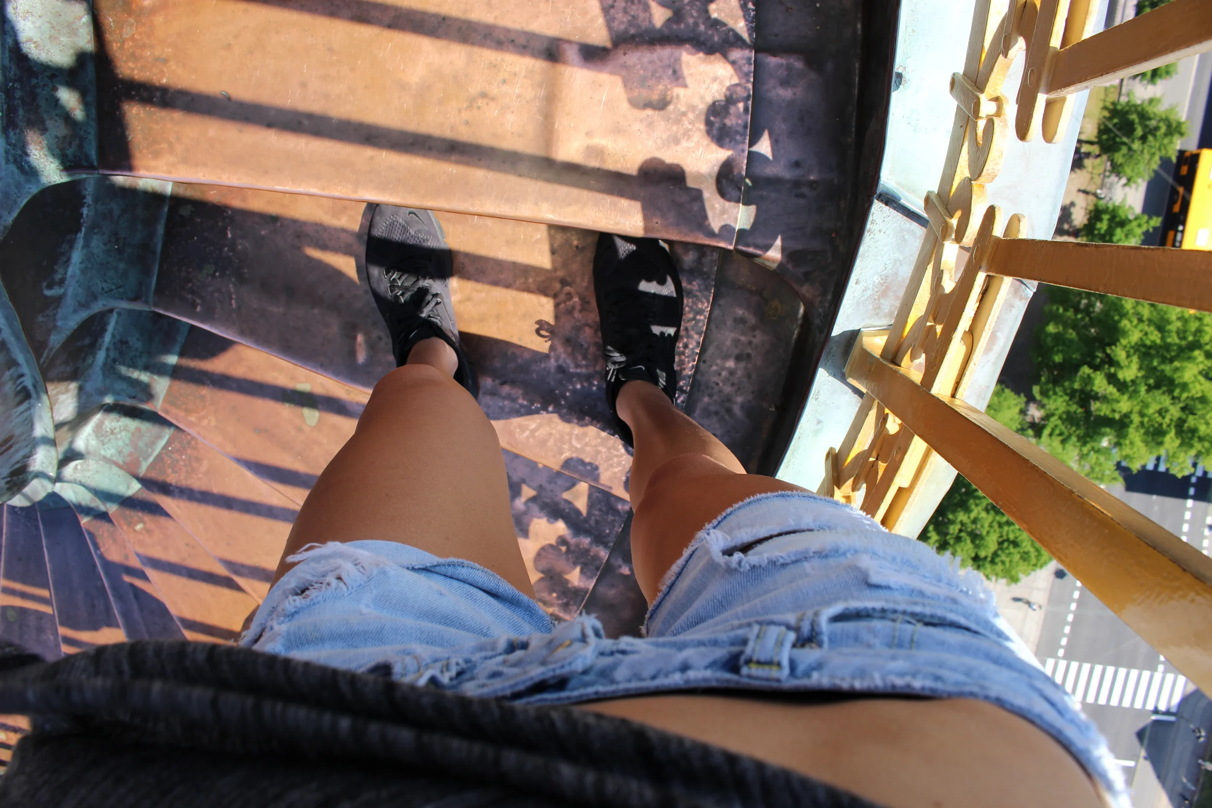 Pros and Cons of Spending the Day Alone