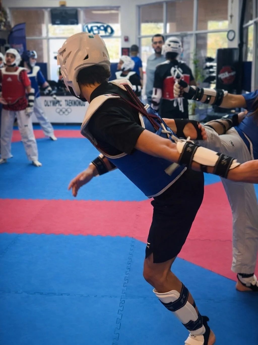 Four hours.

No phones.
No distractions.
Just work.

Rounds.
Adjustments.
Coaching.
Growth.

This is where confidence is built.
This is where leaders are forged.

Impressive effort today.
Proud of this group.

#BoyntonBeach #ScrimmageDay #BlackBeltMi