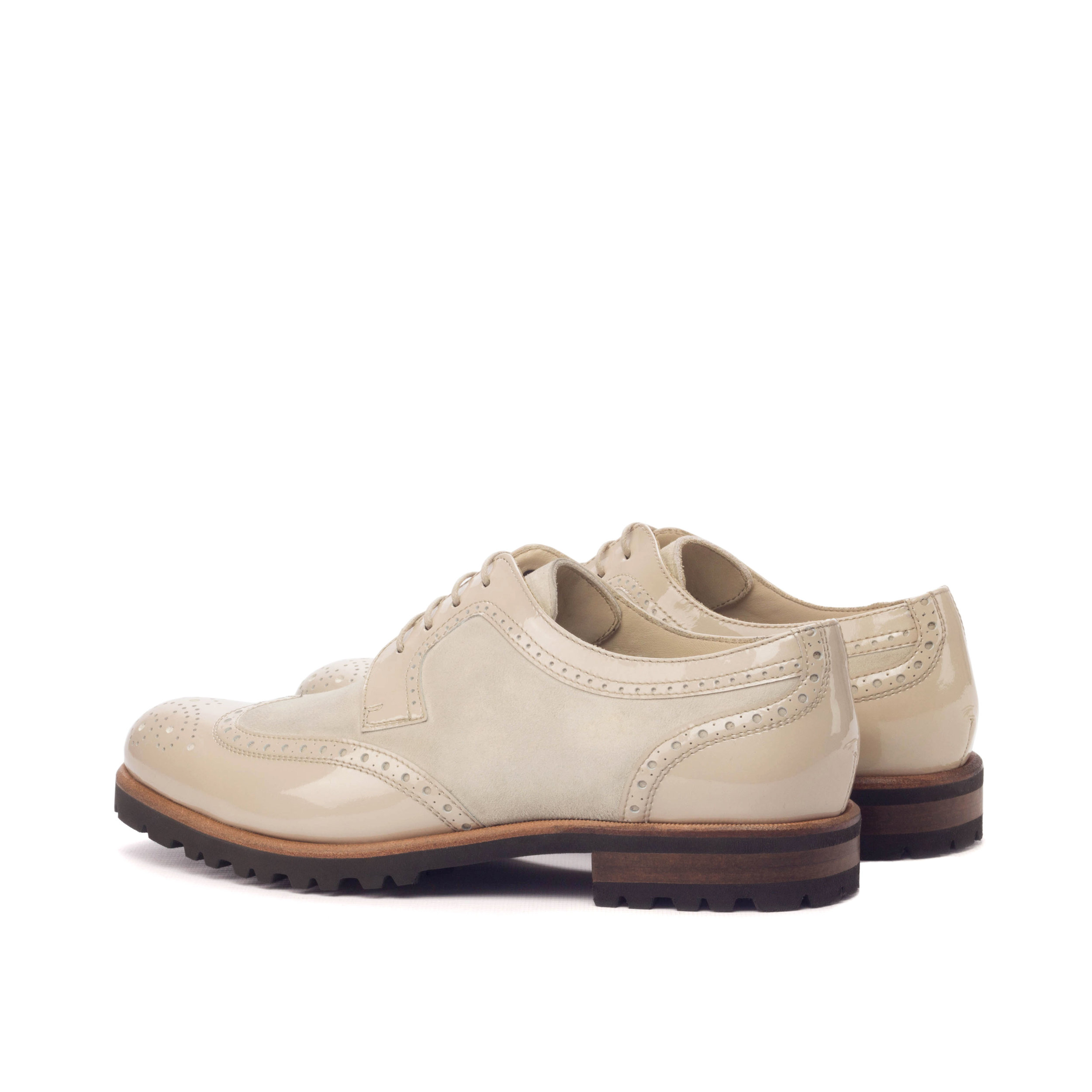 beige wingtip