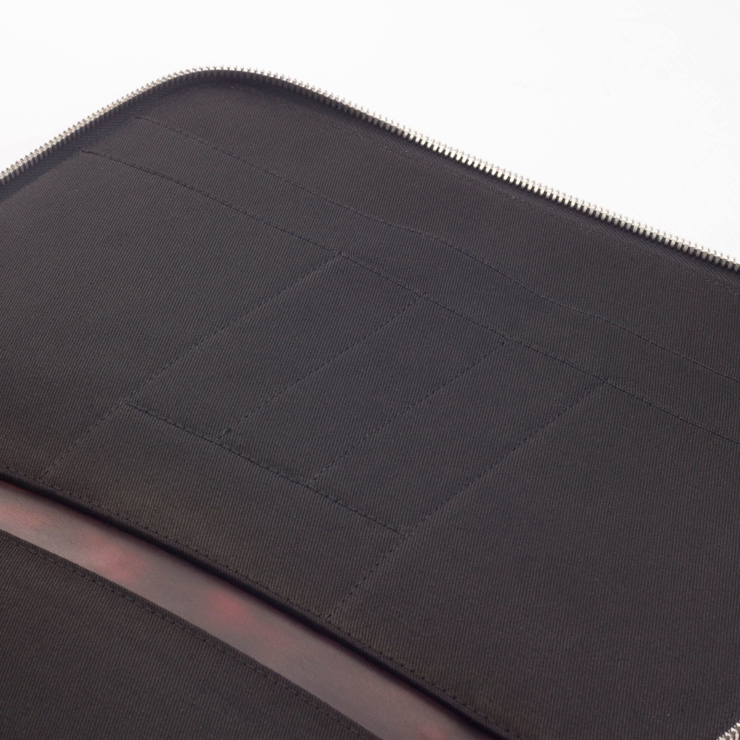 Document Holder - Patina Burgundy Camo Medium-Ang6.jpg