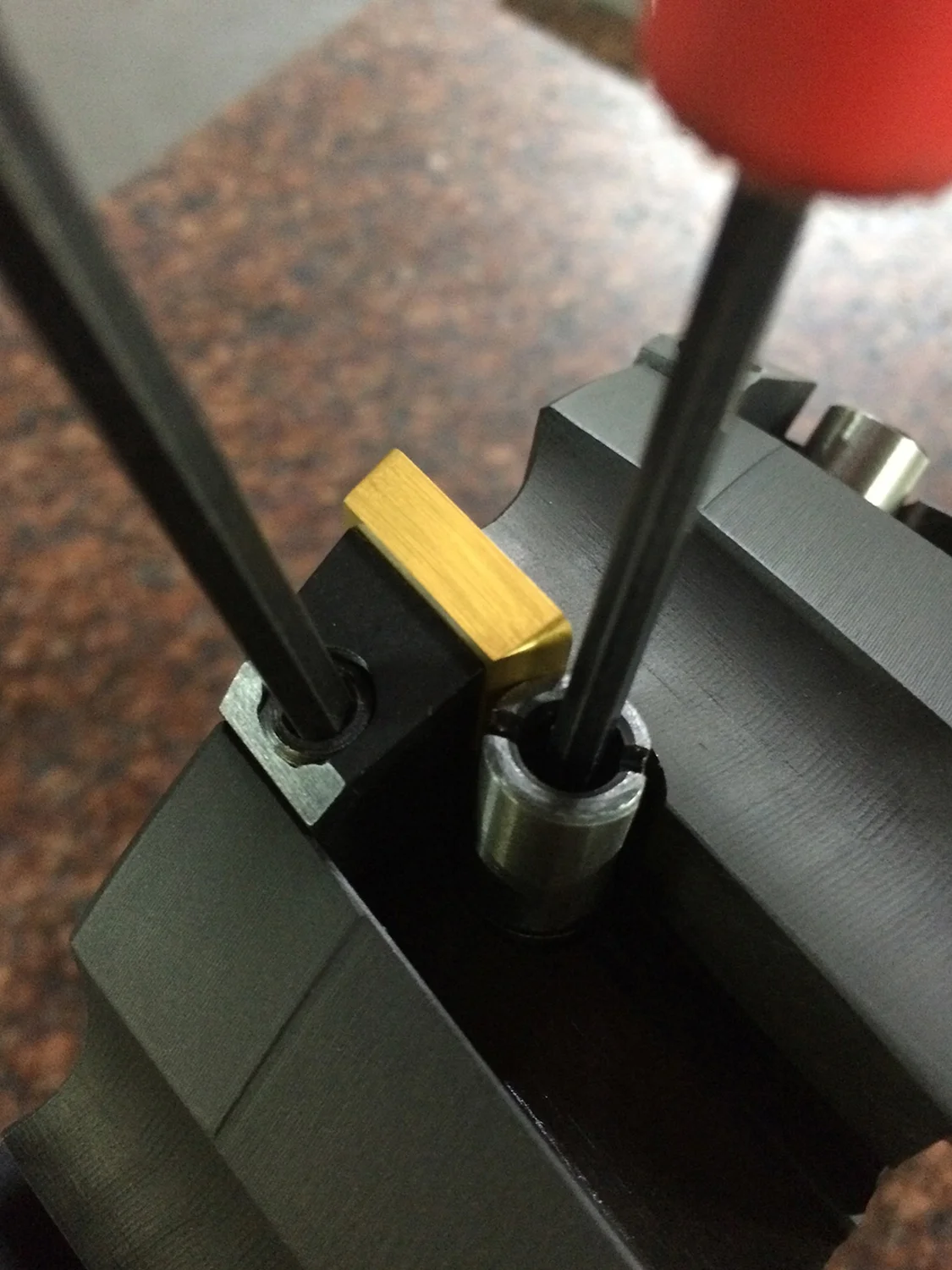 Wedge Lock Design - Adjustable Cam Pin Precision Insert Setting