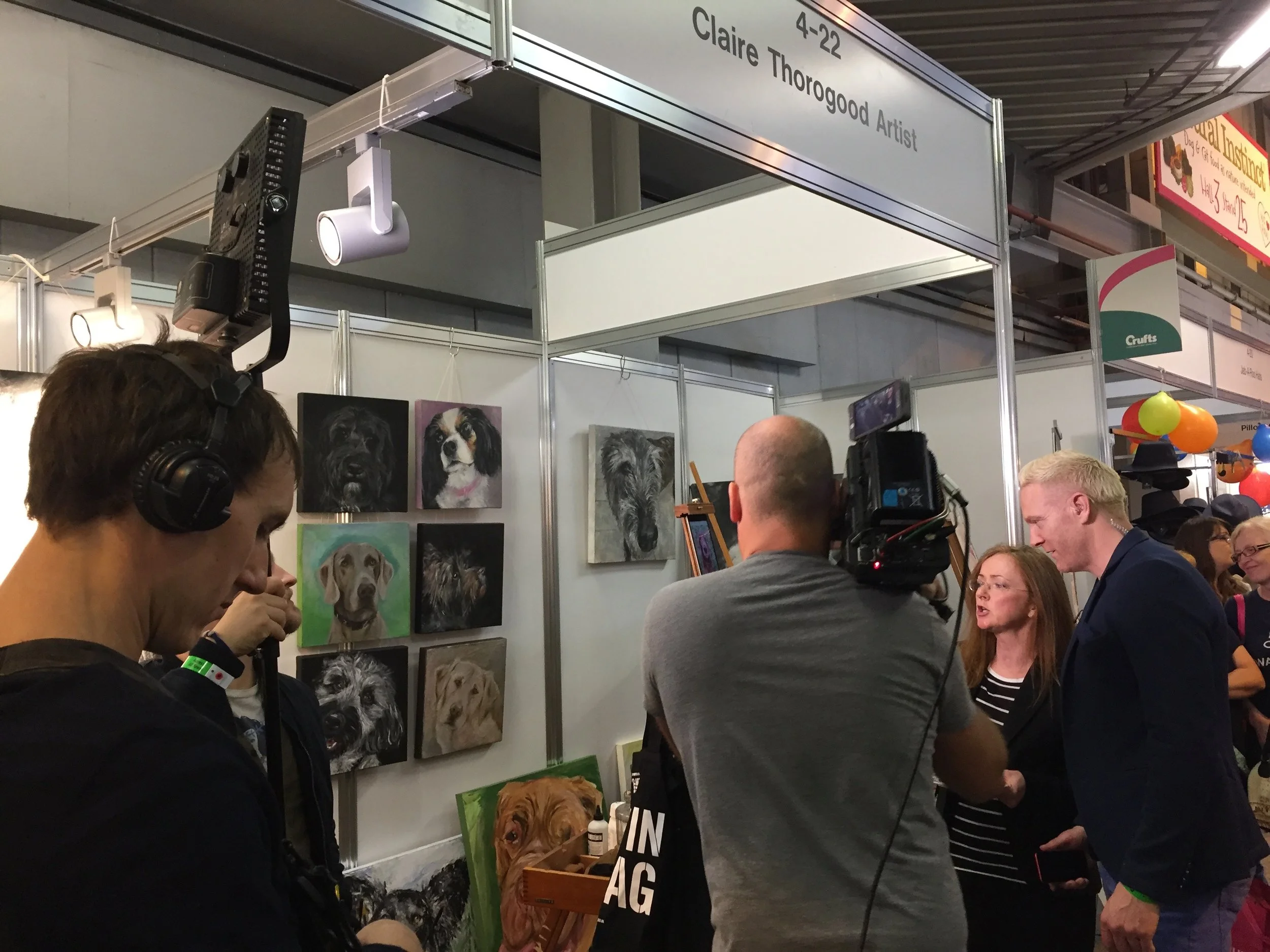 Painting Iwan Thomas's pup Frank Live on Channel 4