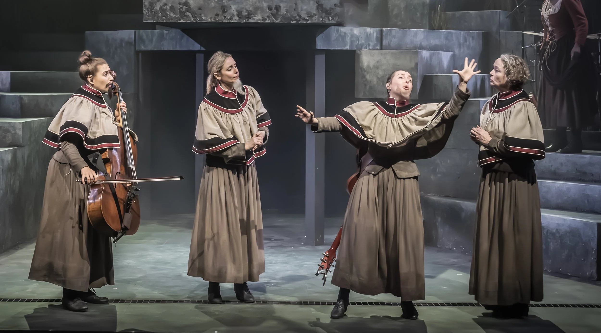 Coven PROD-08126-2.JPG