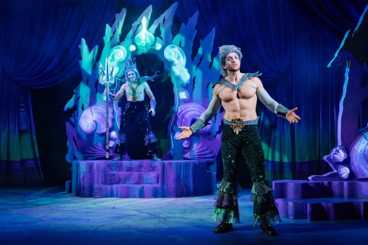 Unfortunate: The Untold Story of Ursula The Sea Witch @unfortunatemusical 🌊✨ This wet n wild show opened at @the_lowry for Christmas and is coming to @theotherpalace next week for a 2 month run! Buckle up suckers !!! 🐙💦

&ldquo;The set and costume
