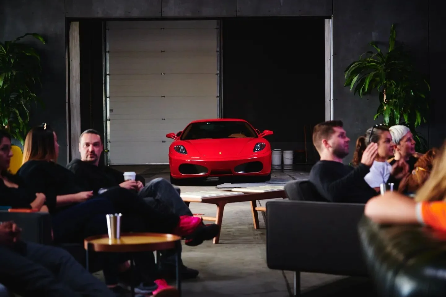 how was I actually expected to pay attention to other people driving today's race with the last pretty Ferrari staring at me from across the room?

@rclubcars #FrankStephenson #FerrariF430 #F430