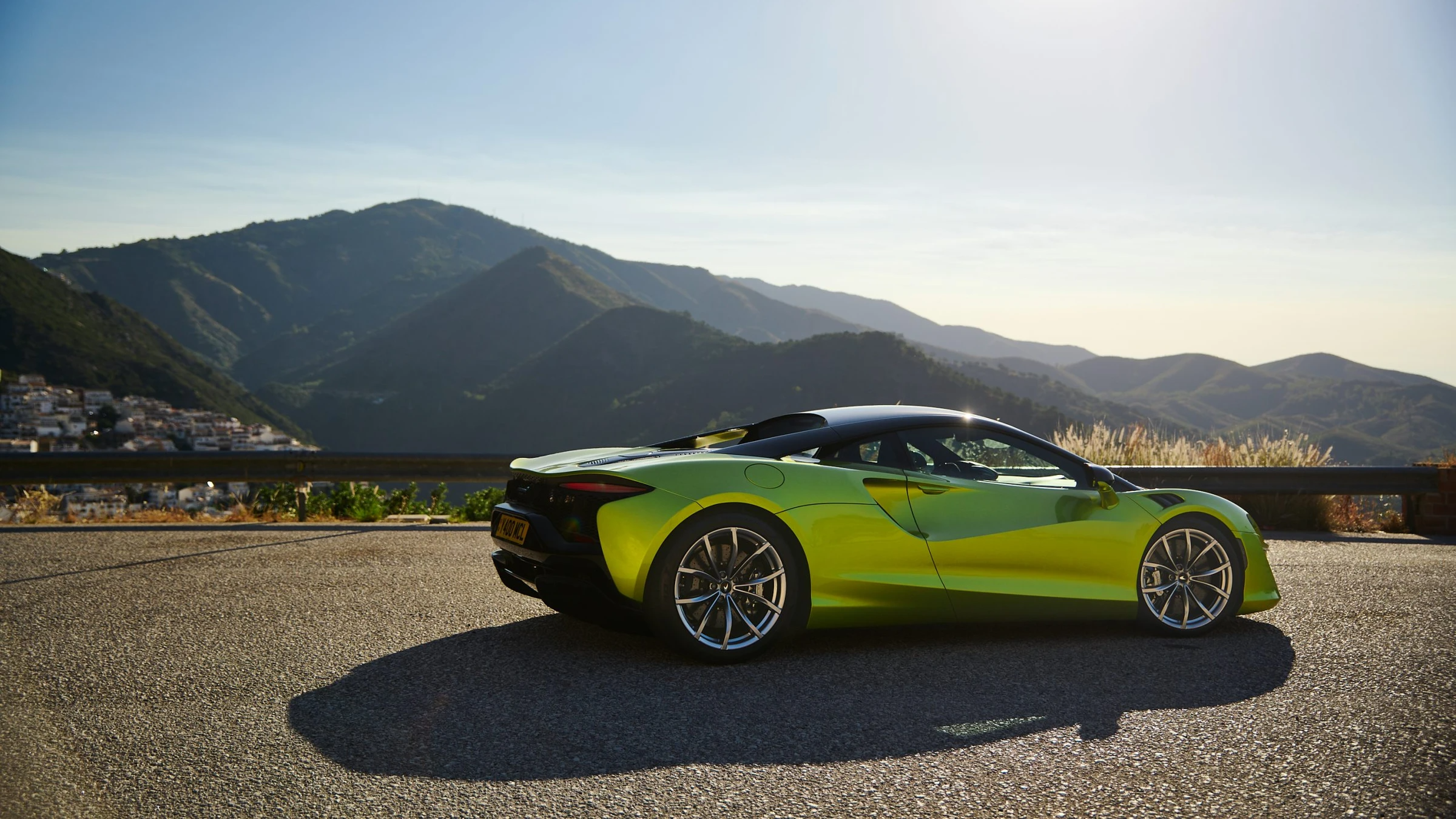 First Drive: The hybrid McLaren Artura is eroding my automotive traditionalism