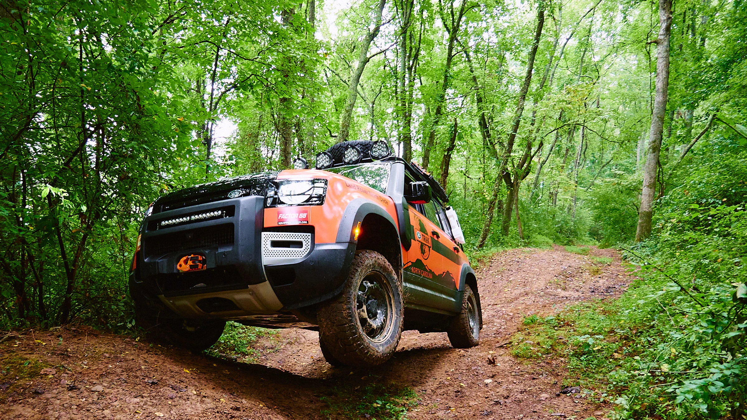 Twisting the Defender 110 through a Land Rover Trek