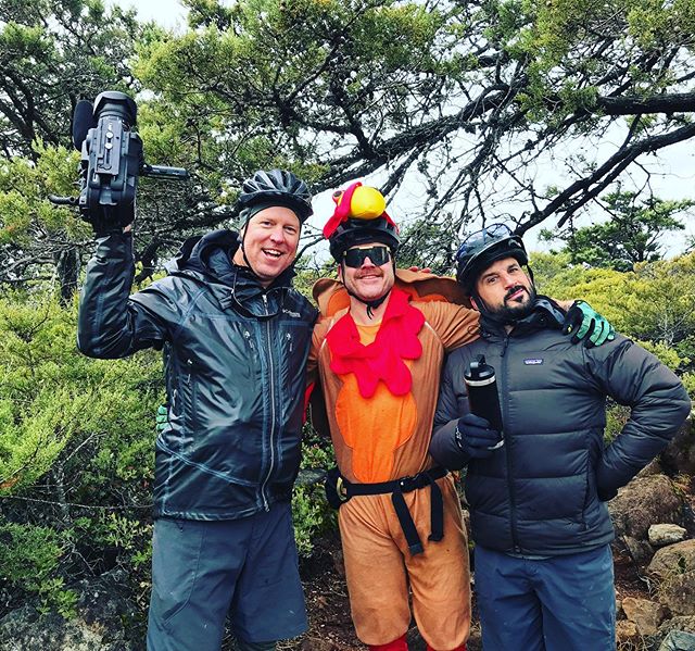 What did your turkey day look like? We were up before dawn to film the annual #appetiteseminar in Marin County. We were rewarded with a keg wielding life-sized turkey! Repping @splitrock_tap_and_wheel he was a welcome sight to many thirsty riders who