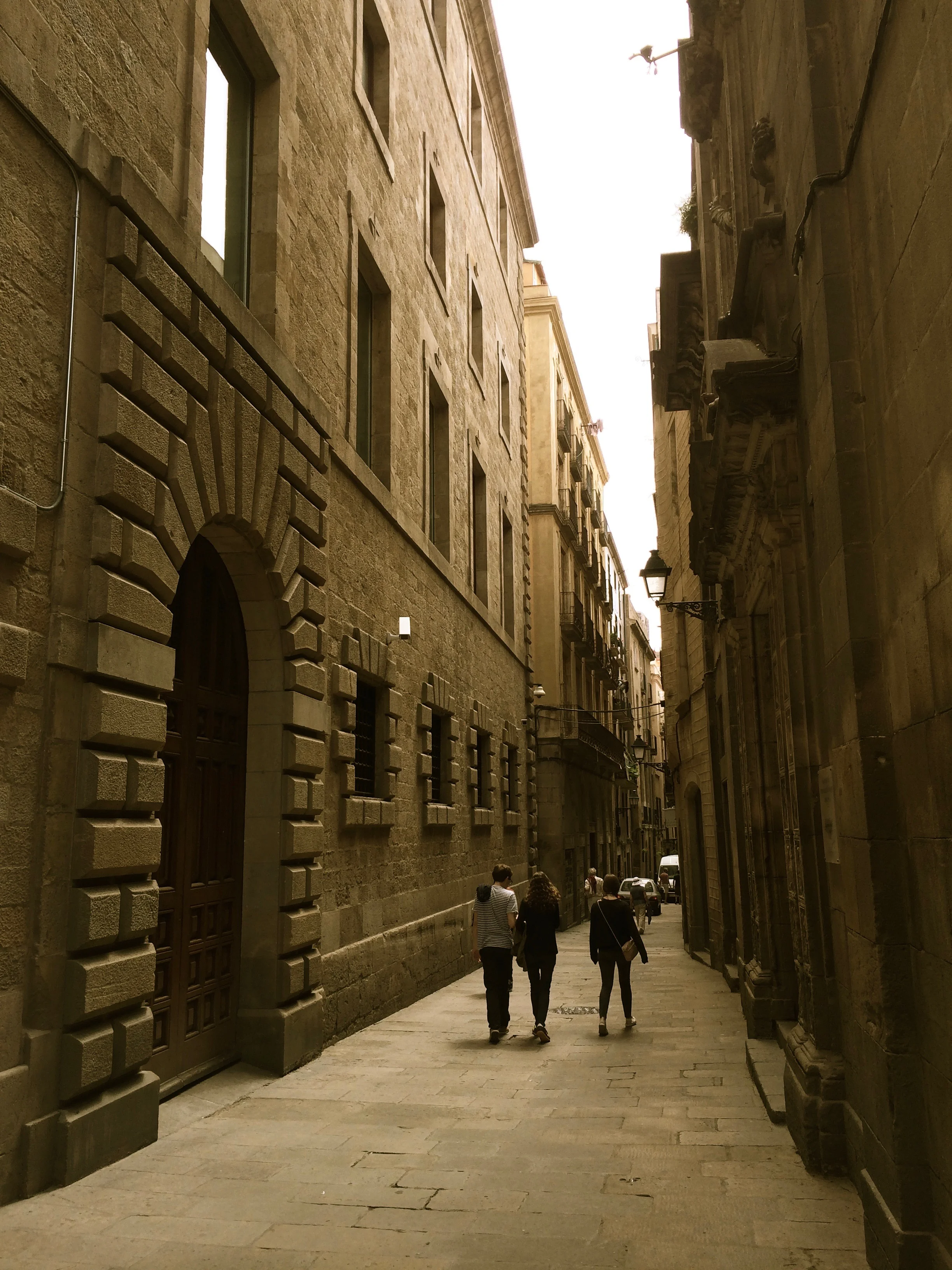 people on narrow st filter.jpg