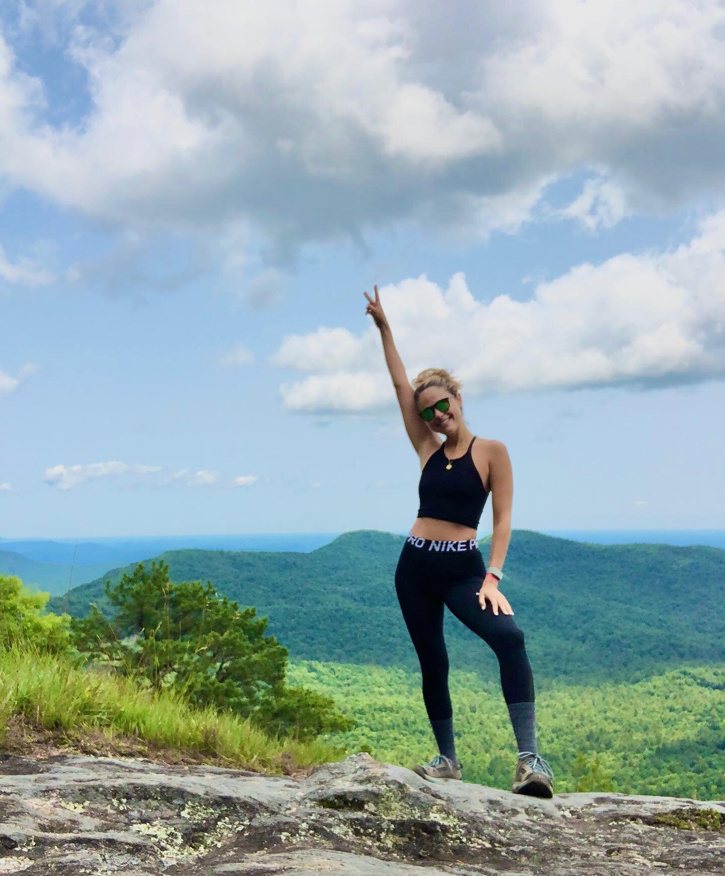 4th of July photo dump 🇺🇸⛰🎇 (as kids these days are calling it, who were lucky to never have to to upload 153 blurry photos from a digital camera to a Facebook album first thing Sunday mornings&hellip;)
.
.
.
#northcarolina #blueridgemountains #ca