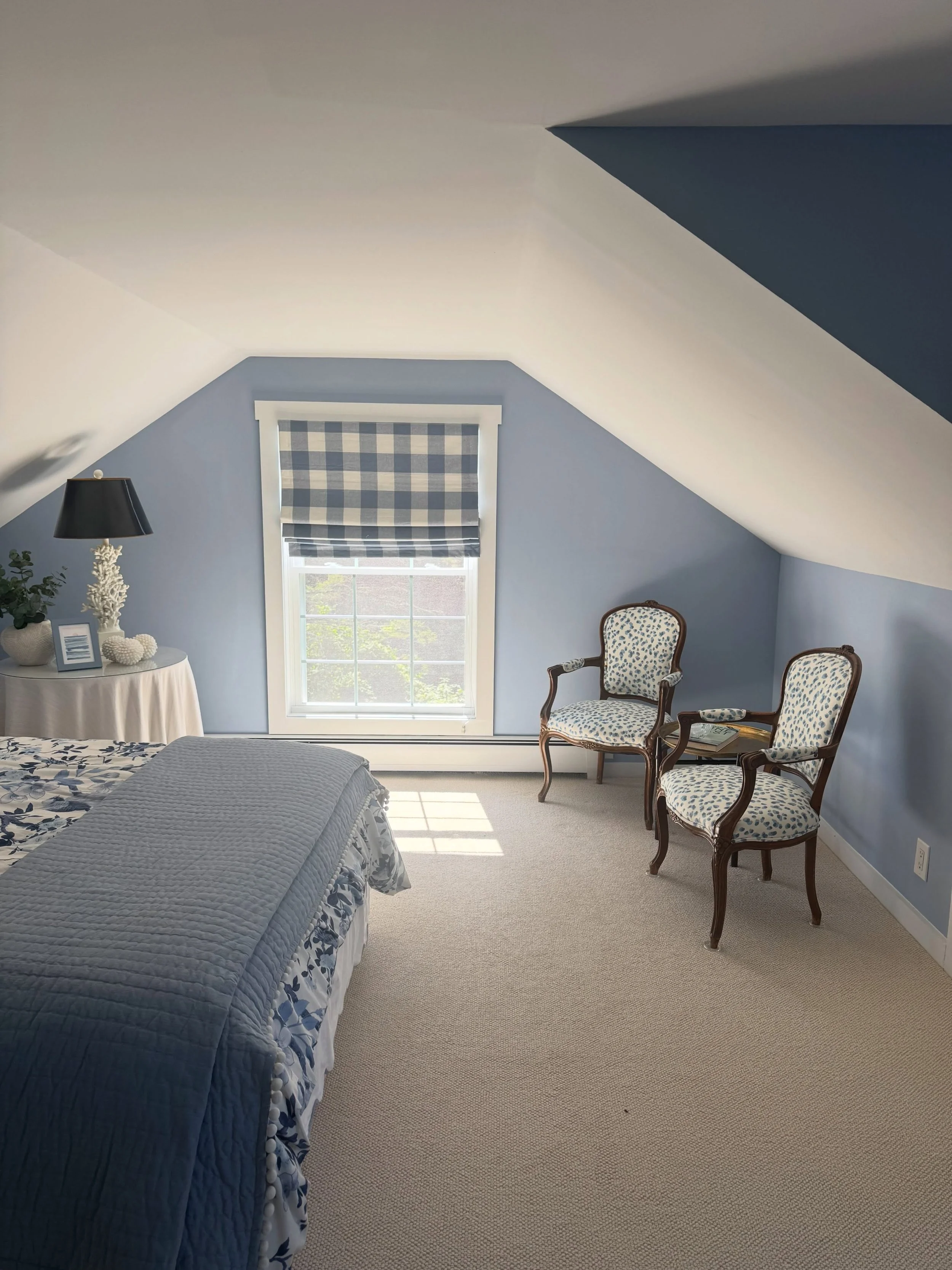 Our customer's room. So pretty. Some of our recent work. #romanshades #etsyshop #customwindowtreatments #gingham