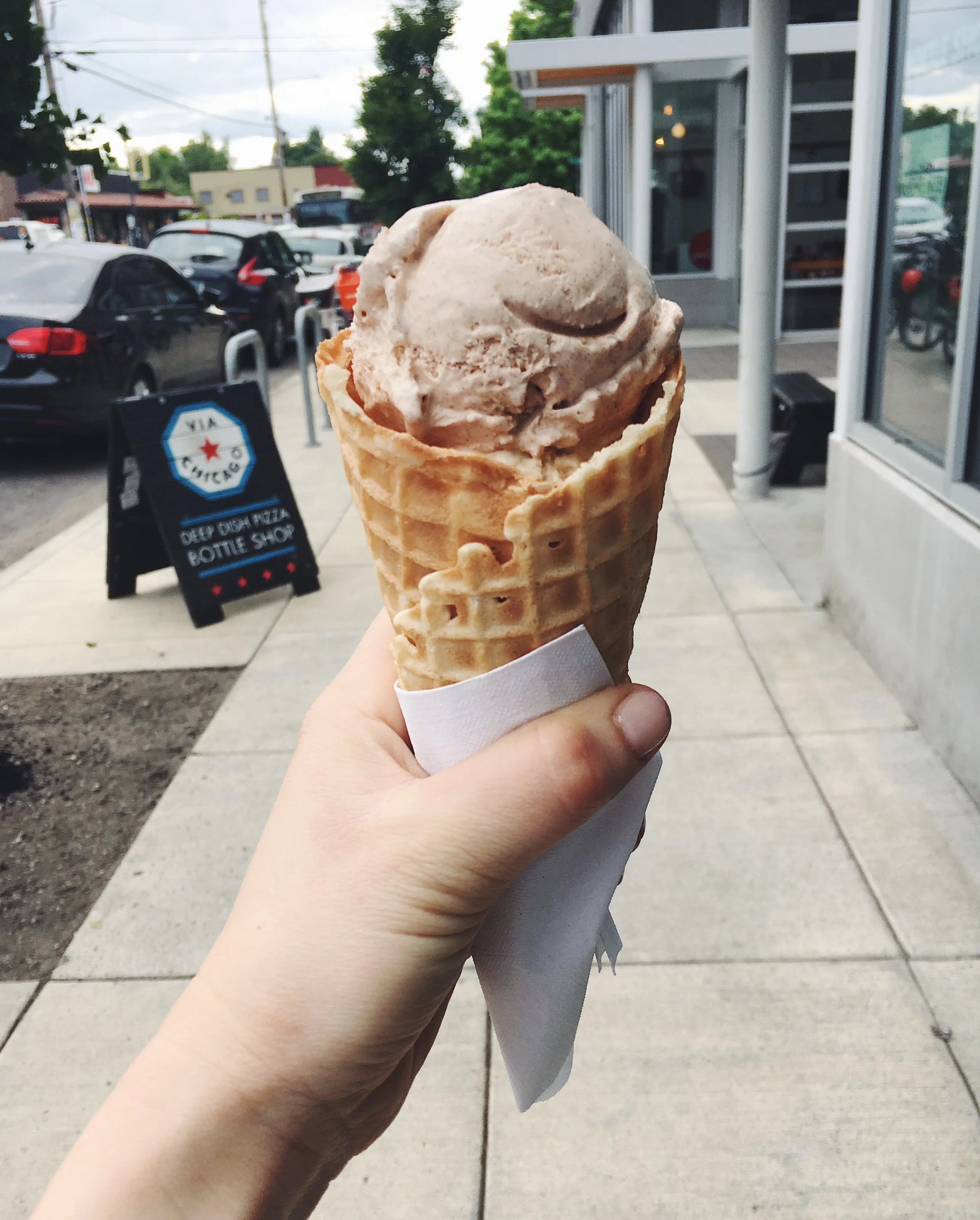 Mission 2 (find Salt and Straw ) accomplished. 1/2 scoop cinnamon snickerdoodle , 1/2 scoop coffee . Fact: I will forever dream of that snickerdoodle ice cream.
