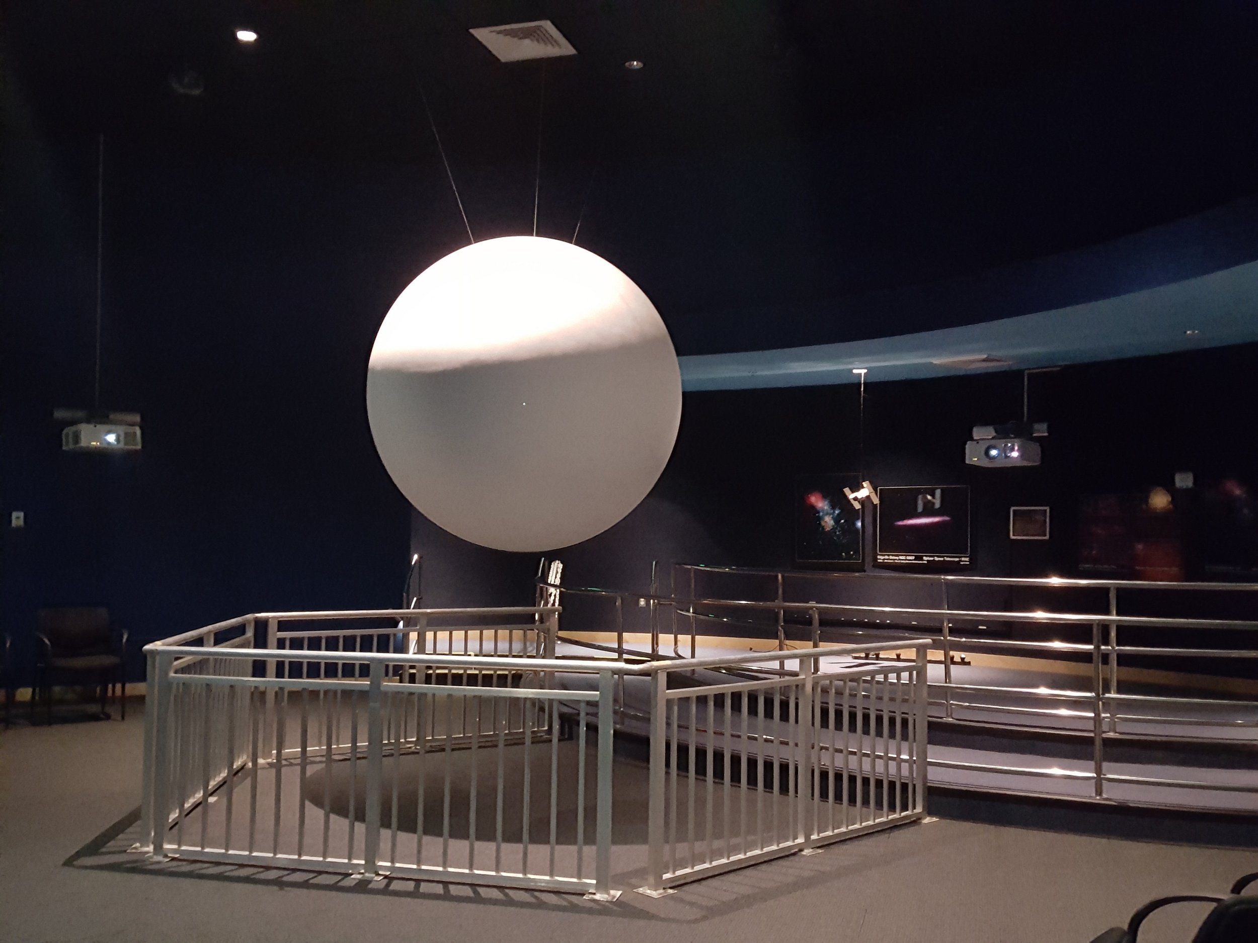 Movie on a sphere in the INFINITY Center