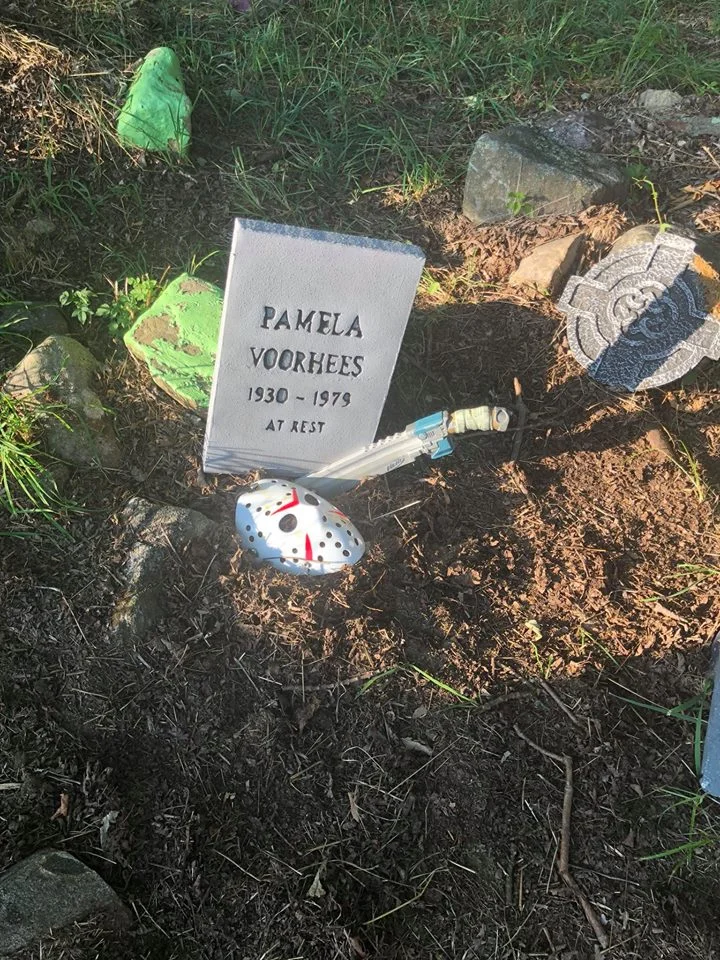 Pam's Grave.jpg