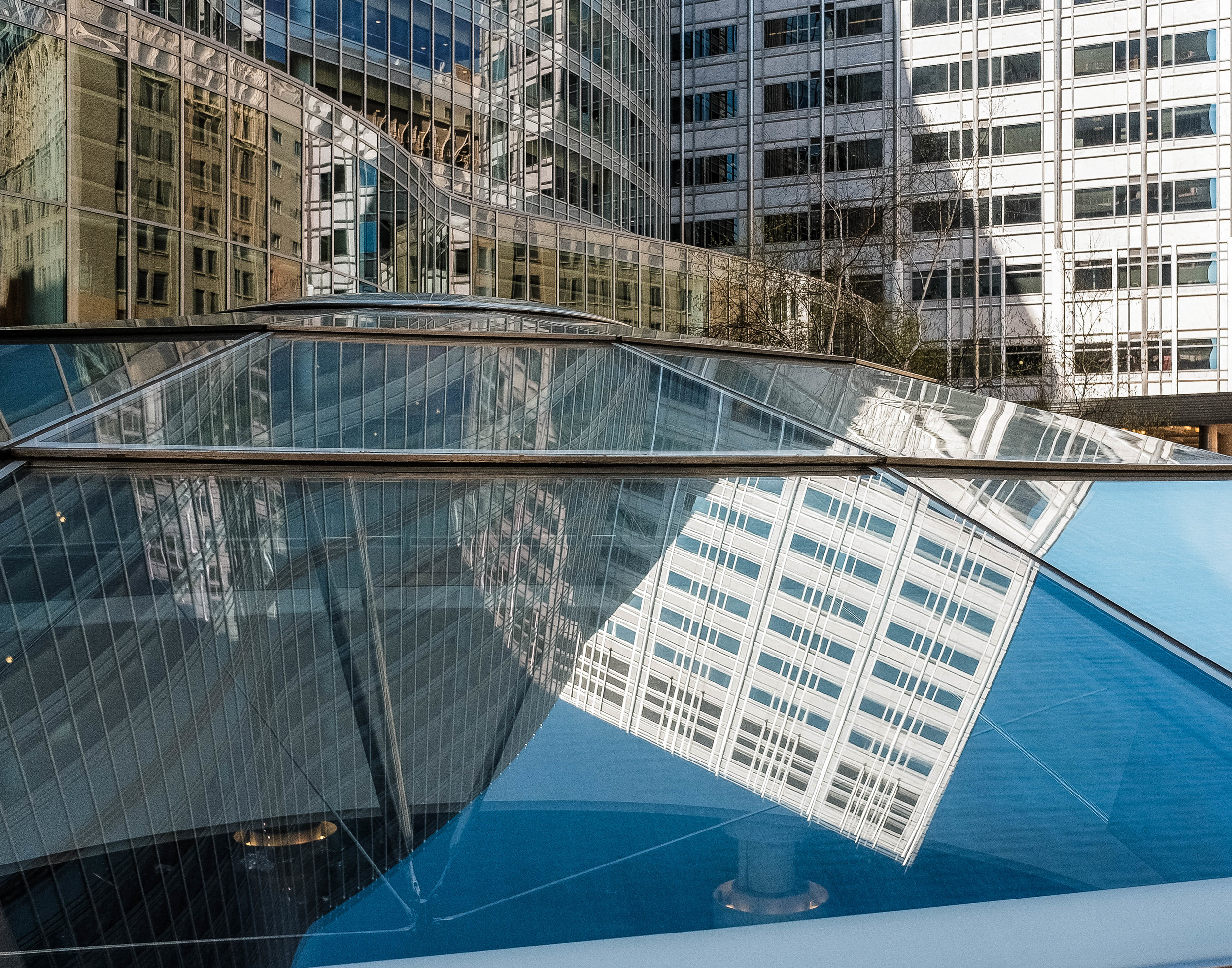 Reflection Arctecture in the dome1.jpg