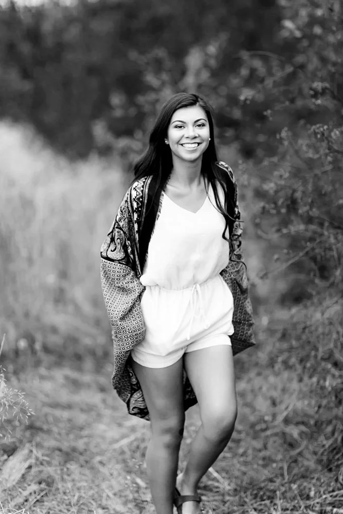 Vanessa Senior Pictures 2.jpg