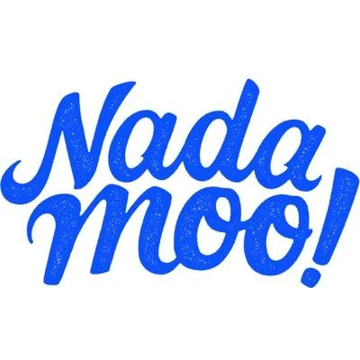 Nadamoo - eru uppáhalds ísarnir okkar. Þeir eru gerðir úr kókosmjólk og eru ómótstæðilega góðir. Ísarnir fást í Krónunni en saltkaramellu eru uppáhalds bragðið okkar.