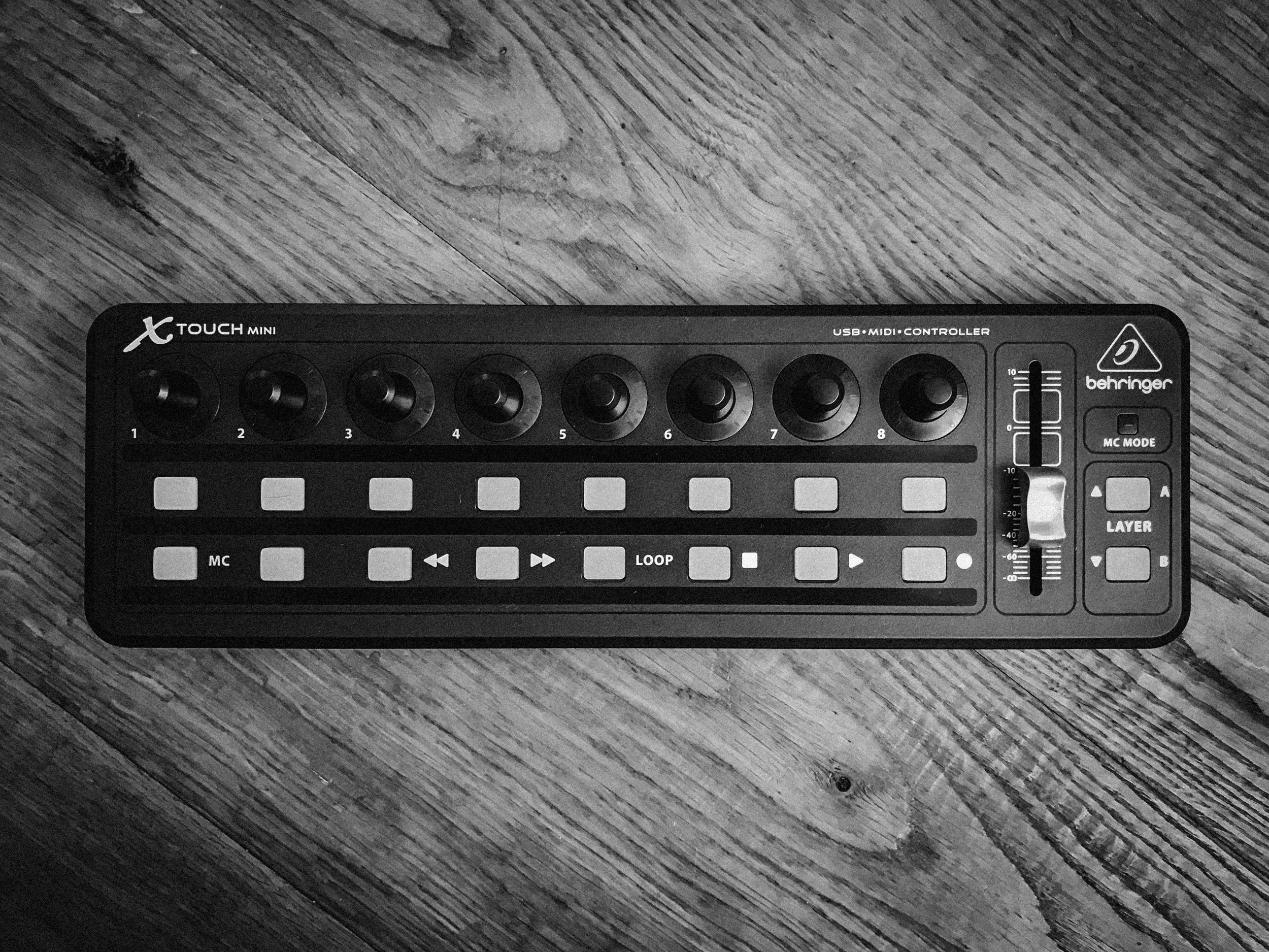 Behringer X-Touch Mini
