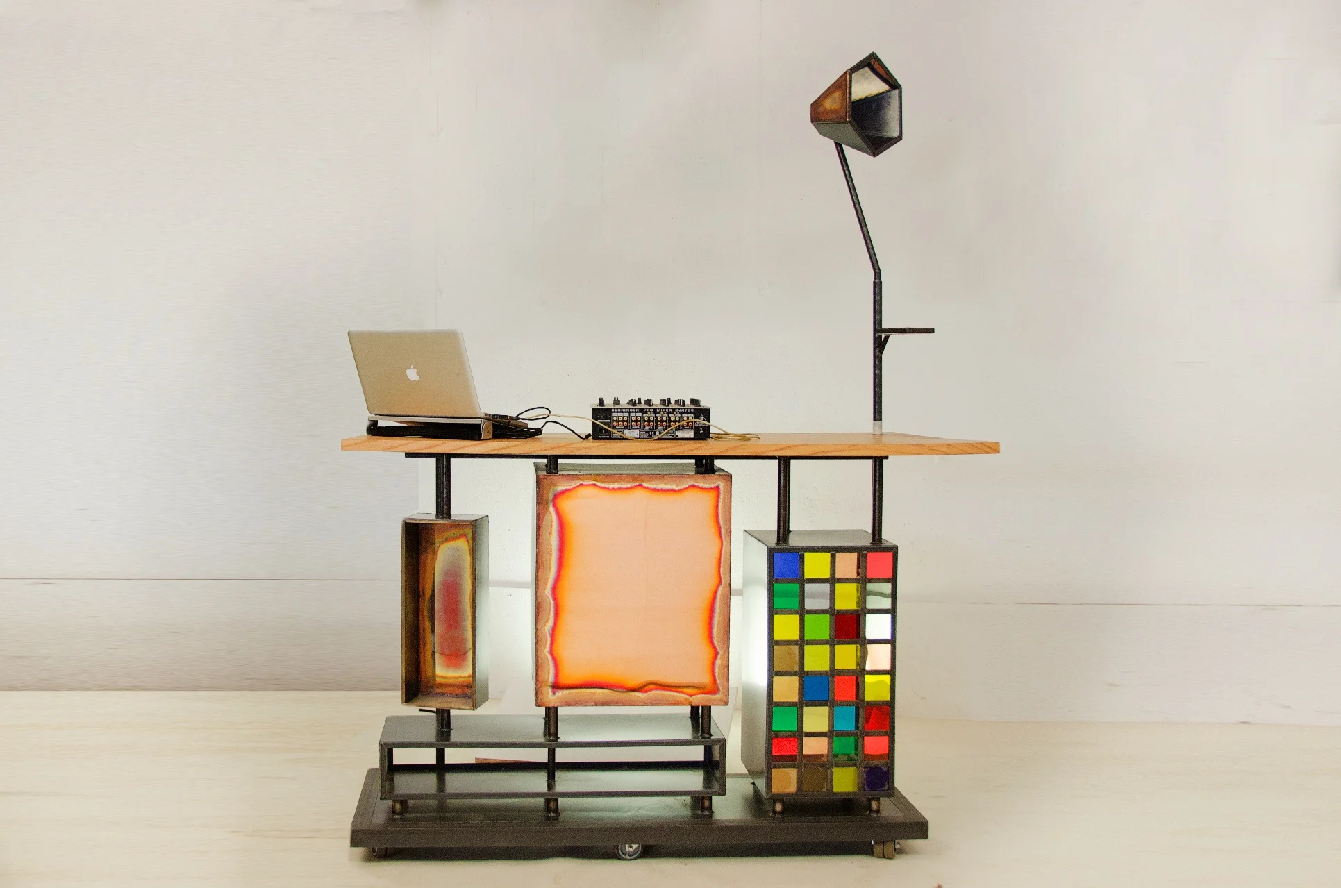 DJ booth for Hannekesboom, by Michiel Poelmann