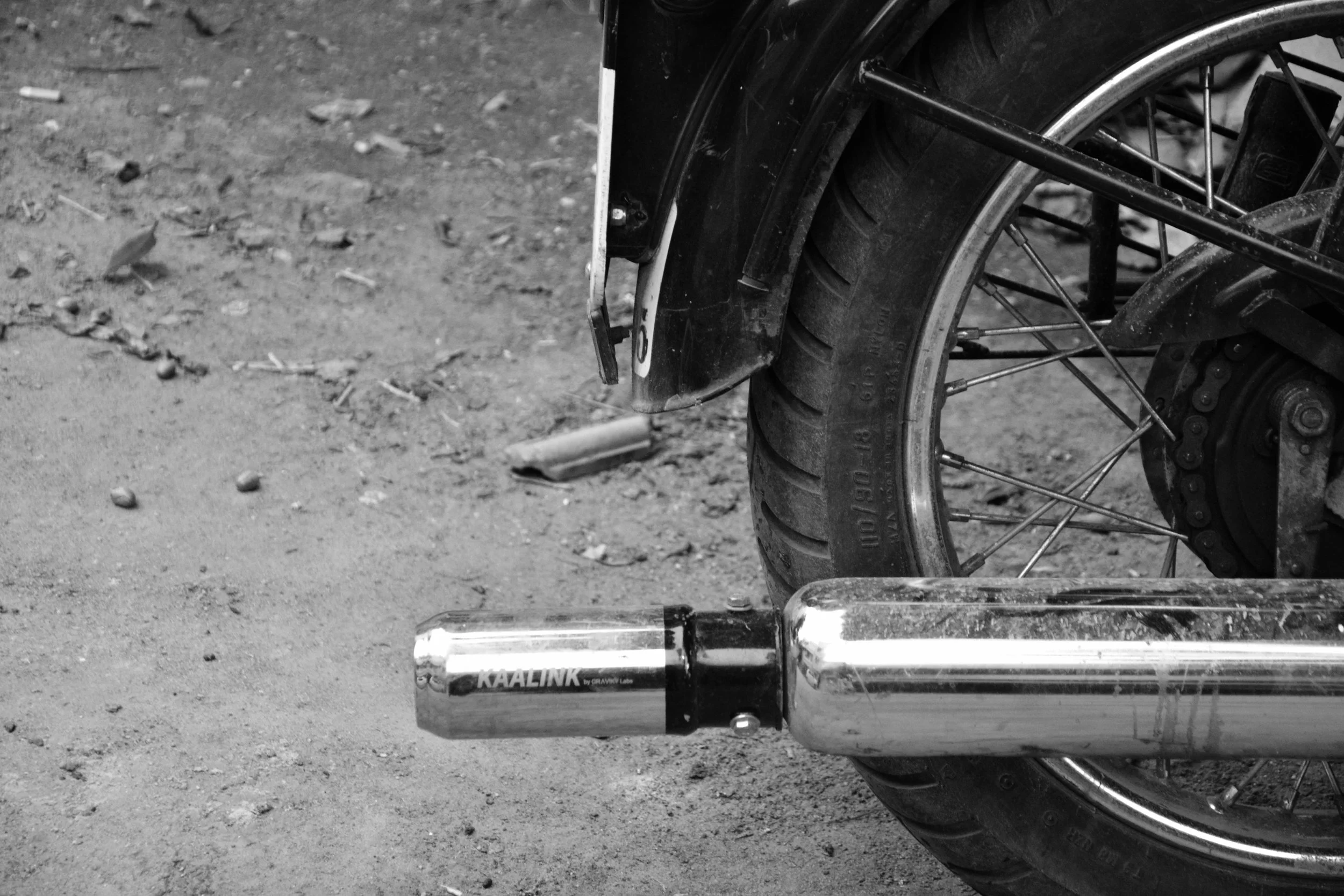 A Kaalink™ prototype, retrofitted to the exhaust pipe of a motorcycle. Image source: Graviky Labs