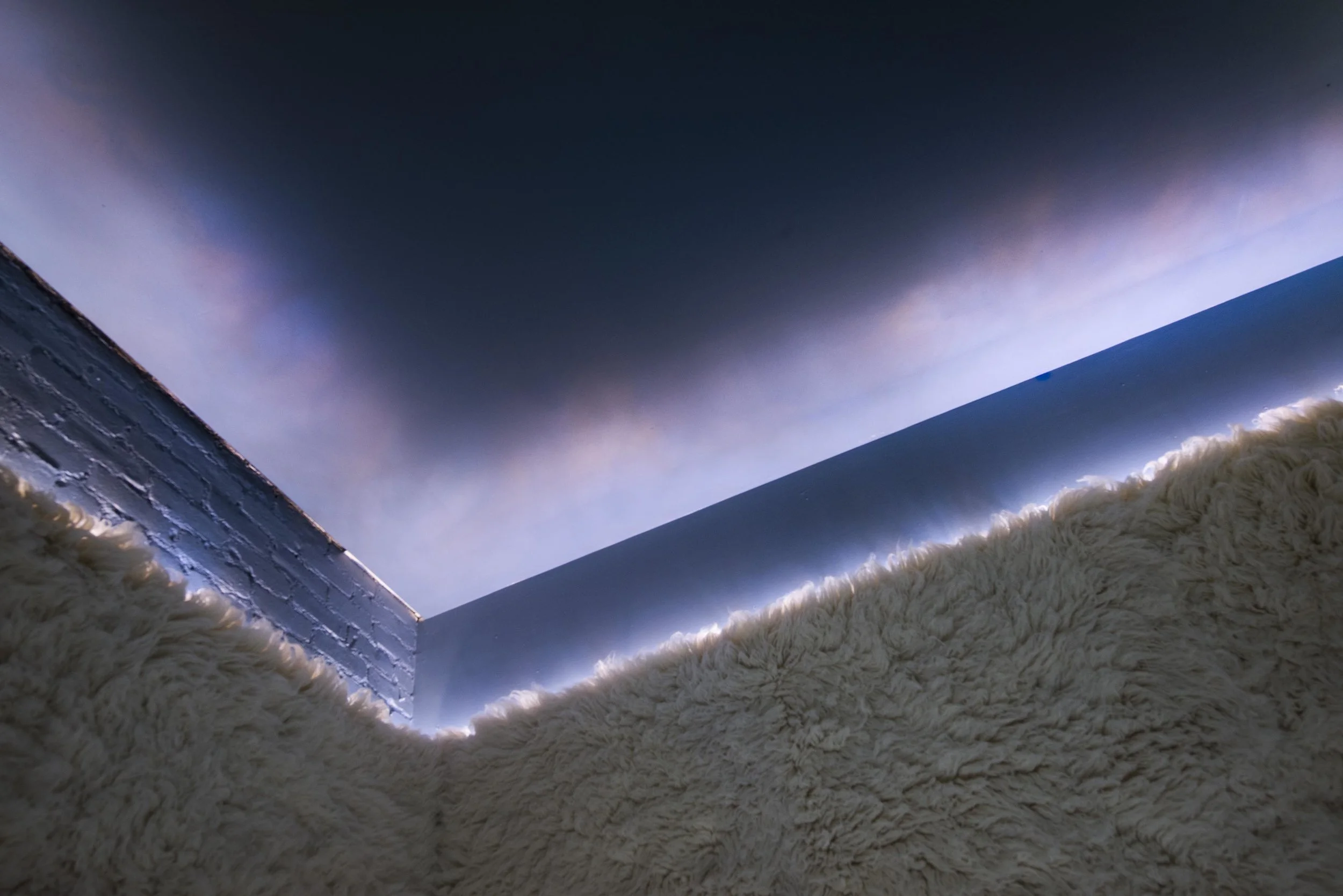 A controlled light spectrum and Non-VOC emitting paint create a ceiling surface that contributes to wellbeing and restful sleep.