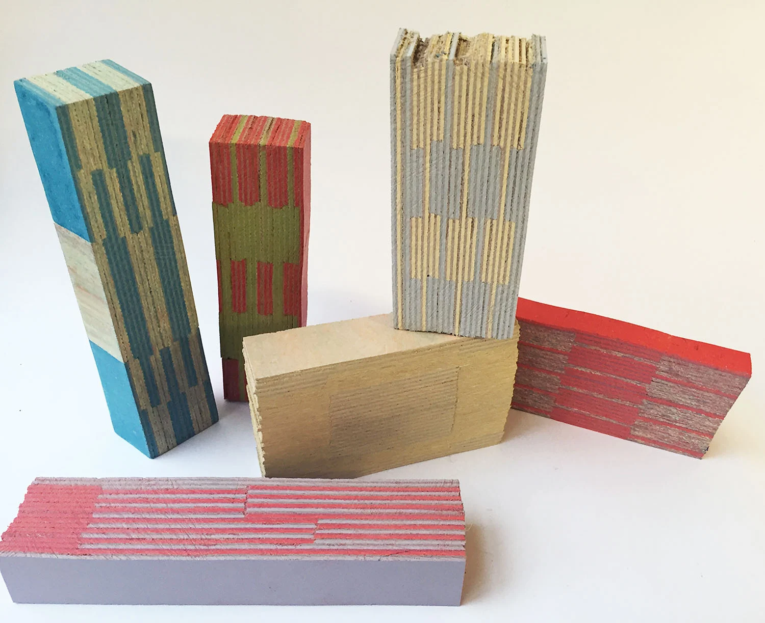 In Lino Lab Laura is working to reposition Linoleum in the current and future material climate, exploring its potential as a thicker three-dimensional entity, rather than simply a two-dimensional application. Meanwhile she is highlighting the fact t…