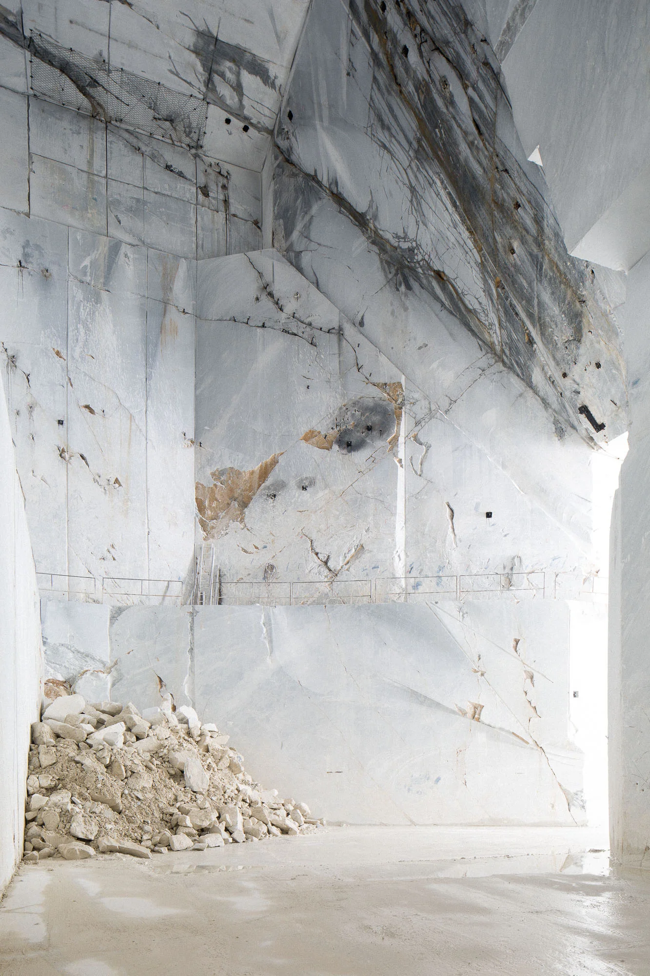 An Anthropology of Materials