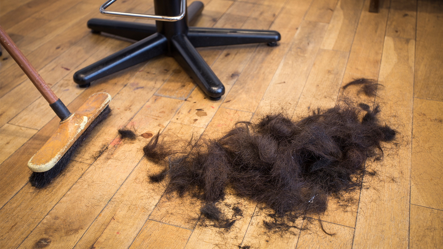 Using discarded human hair as a raw material, and natural resource–the basis of Sanne Visser's 'The New Age of Trichology'.