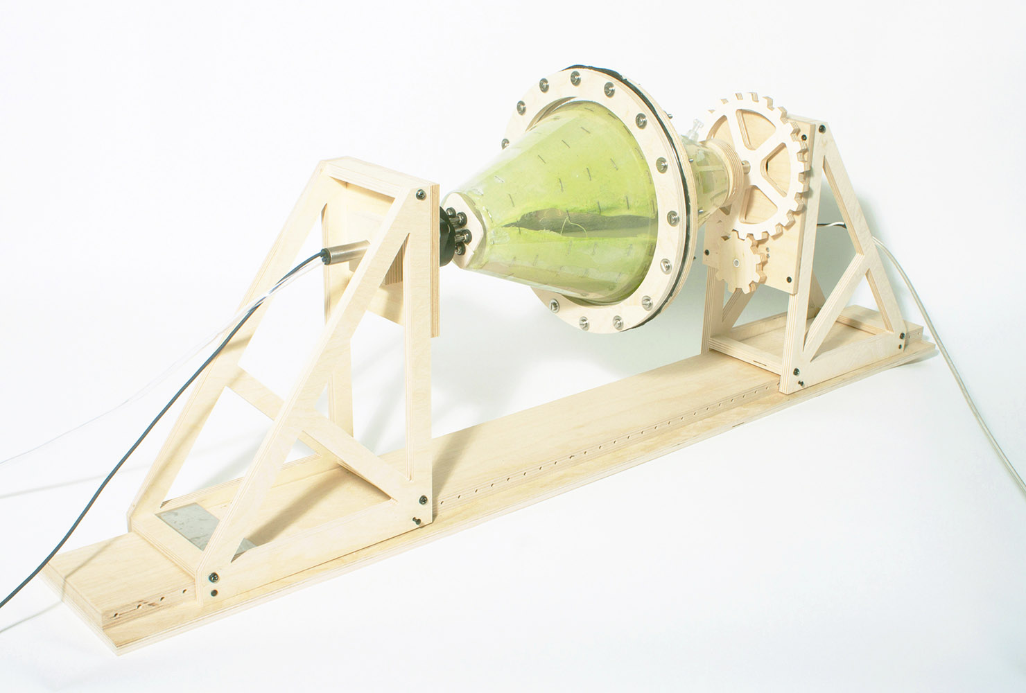 Rotomoulding Algae machine created by Karlijn Sibbel for Industry by Nature